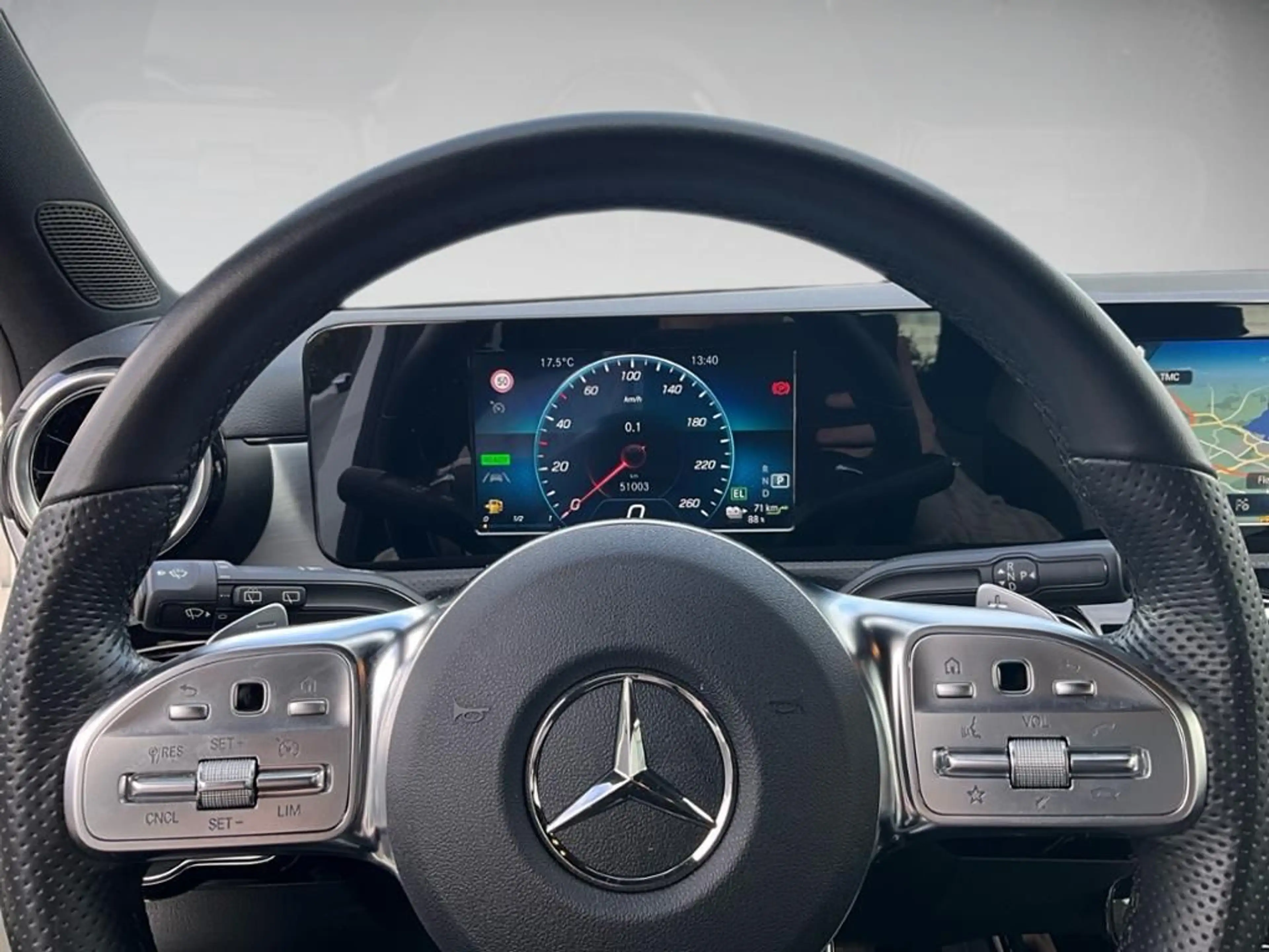 Mercedes-Benz A 250 e AMG AUT Kam. KlimaA LED LM PDC ParkAss — photo 8