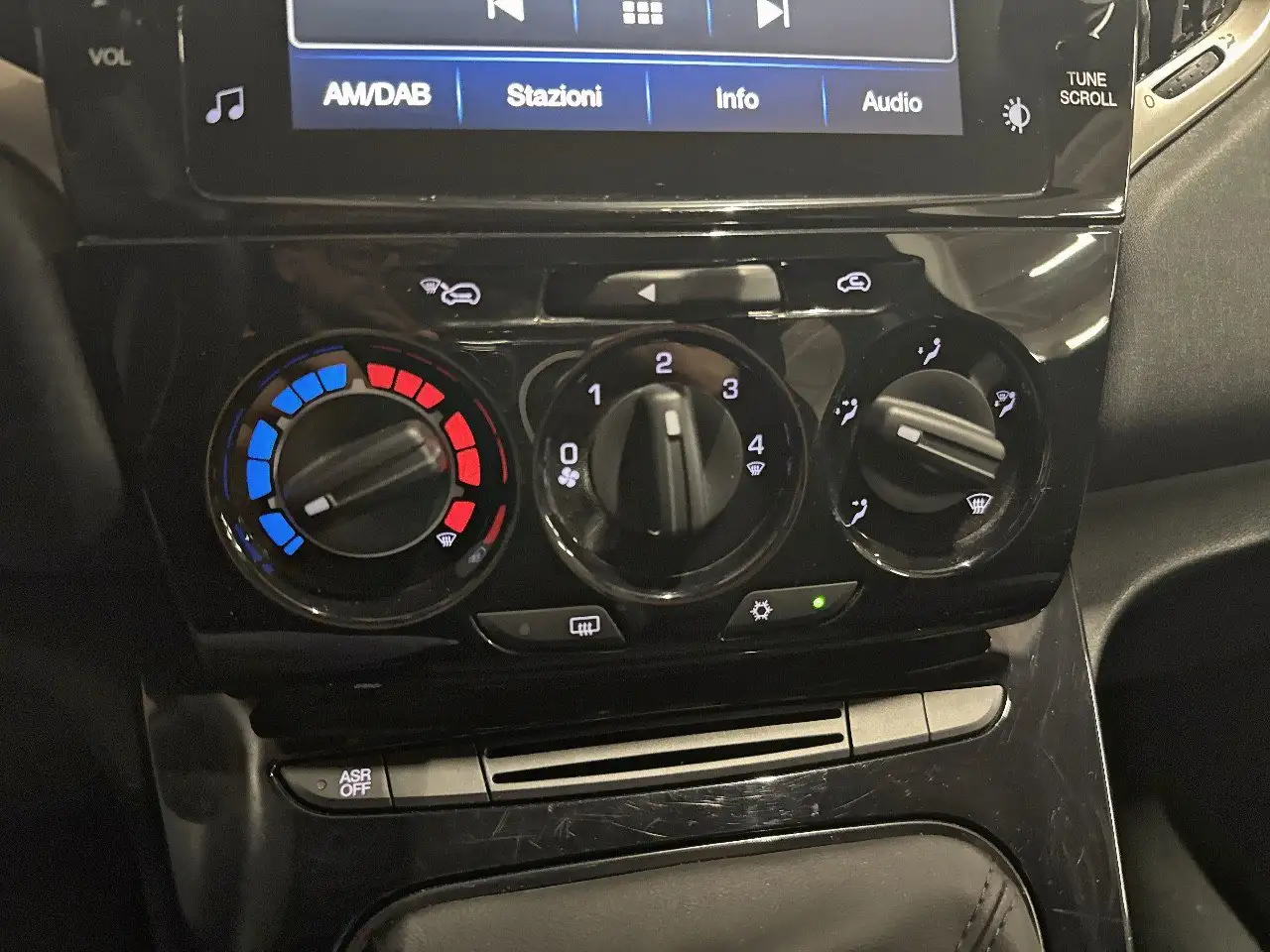 Lancia Ypsilon 2022 — фото 12