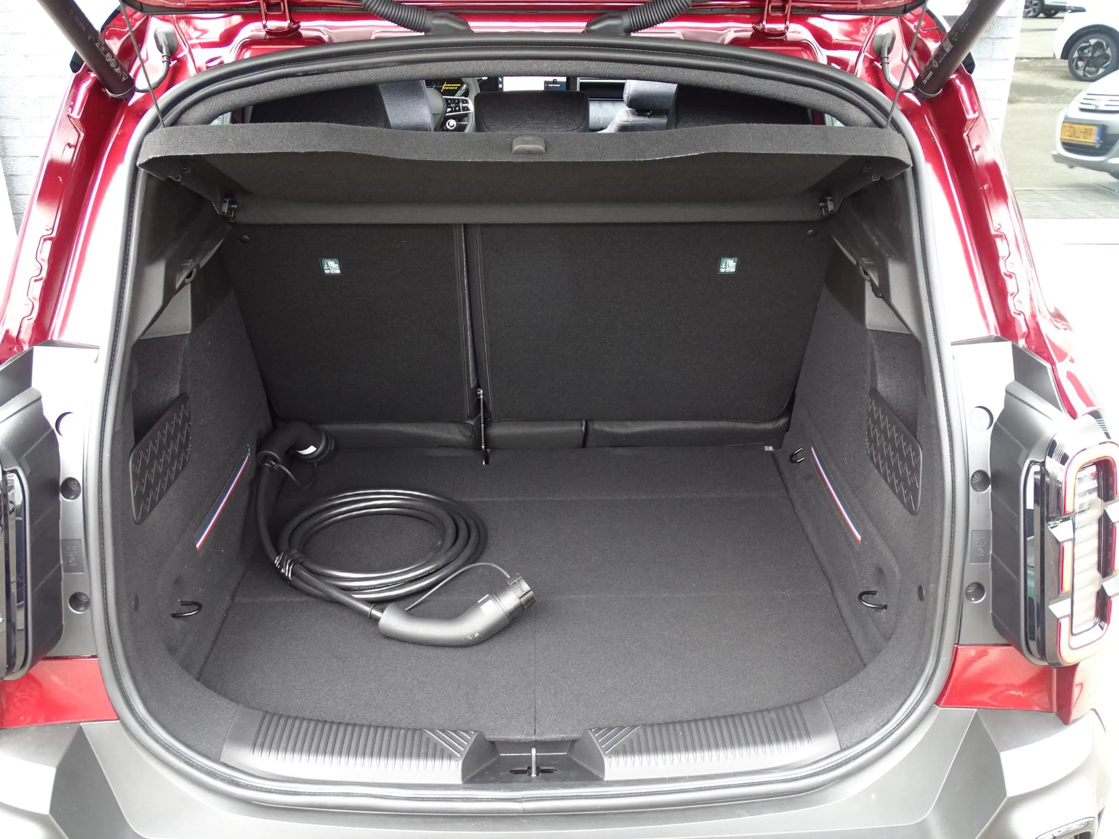 Renault R 4 comfort range techno canvas dak 52 kWh NU 5 JAAR G — photo 9