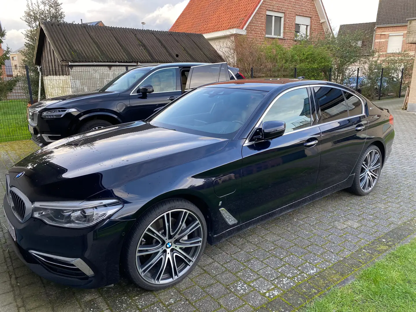BMW 530 530e iPerformance Aut. Luxury Line Zwart - 1