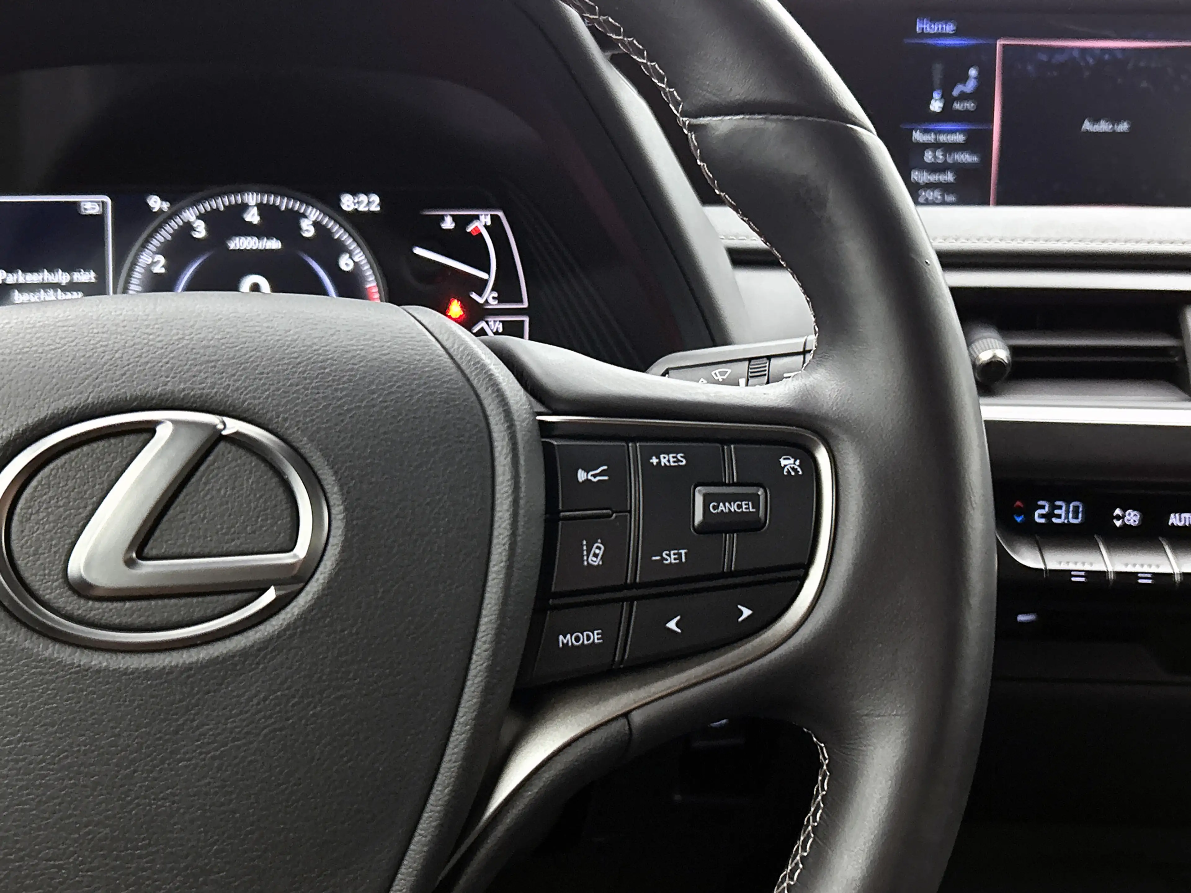 Lexus UX 200 Preference Line | Dealeronderhouden | — photo 15