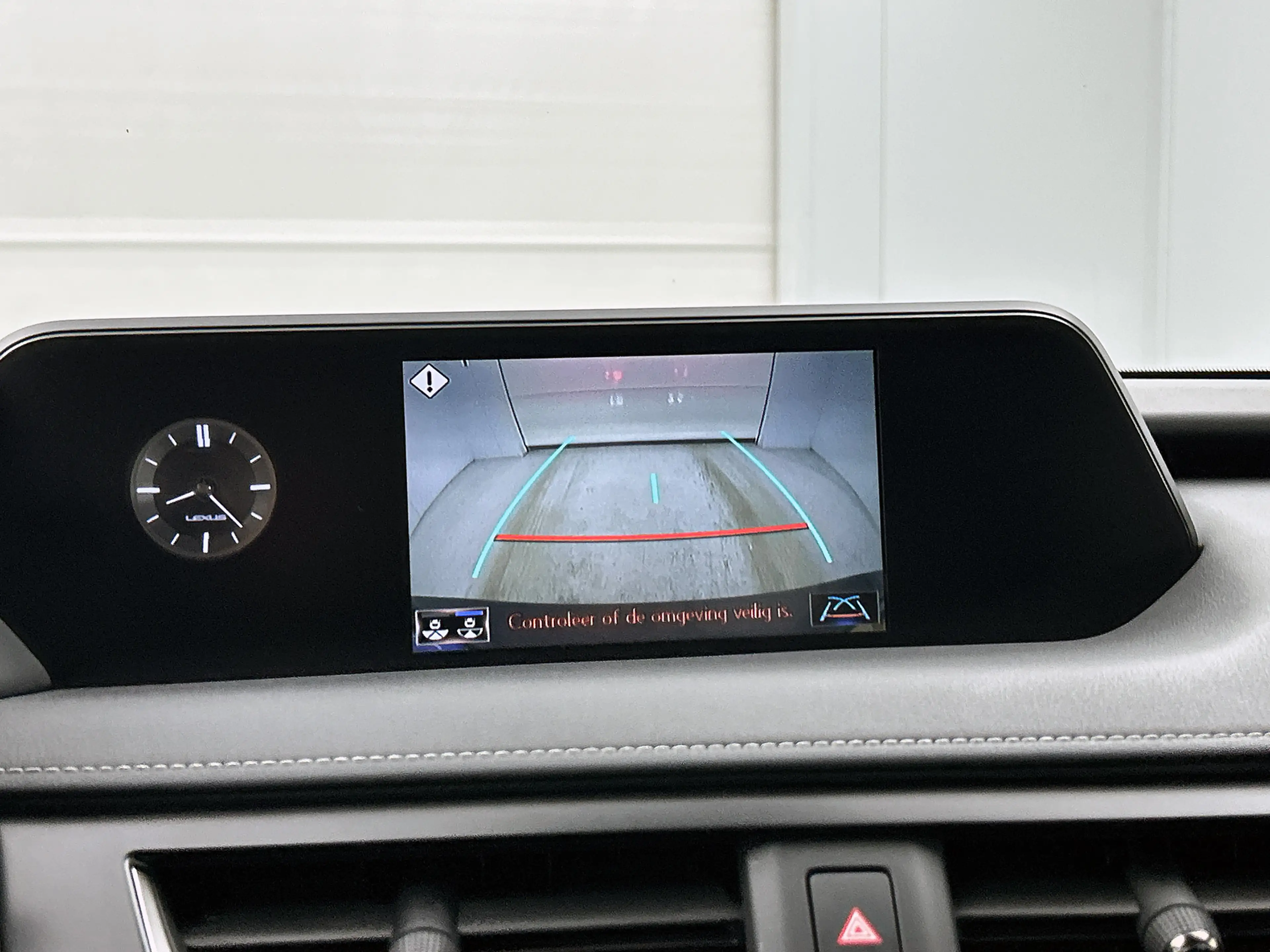 Lexus UX 200 Preference Line | Dealeronderhouden | — photo 8
