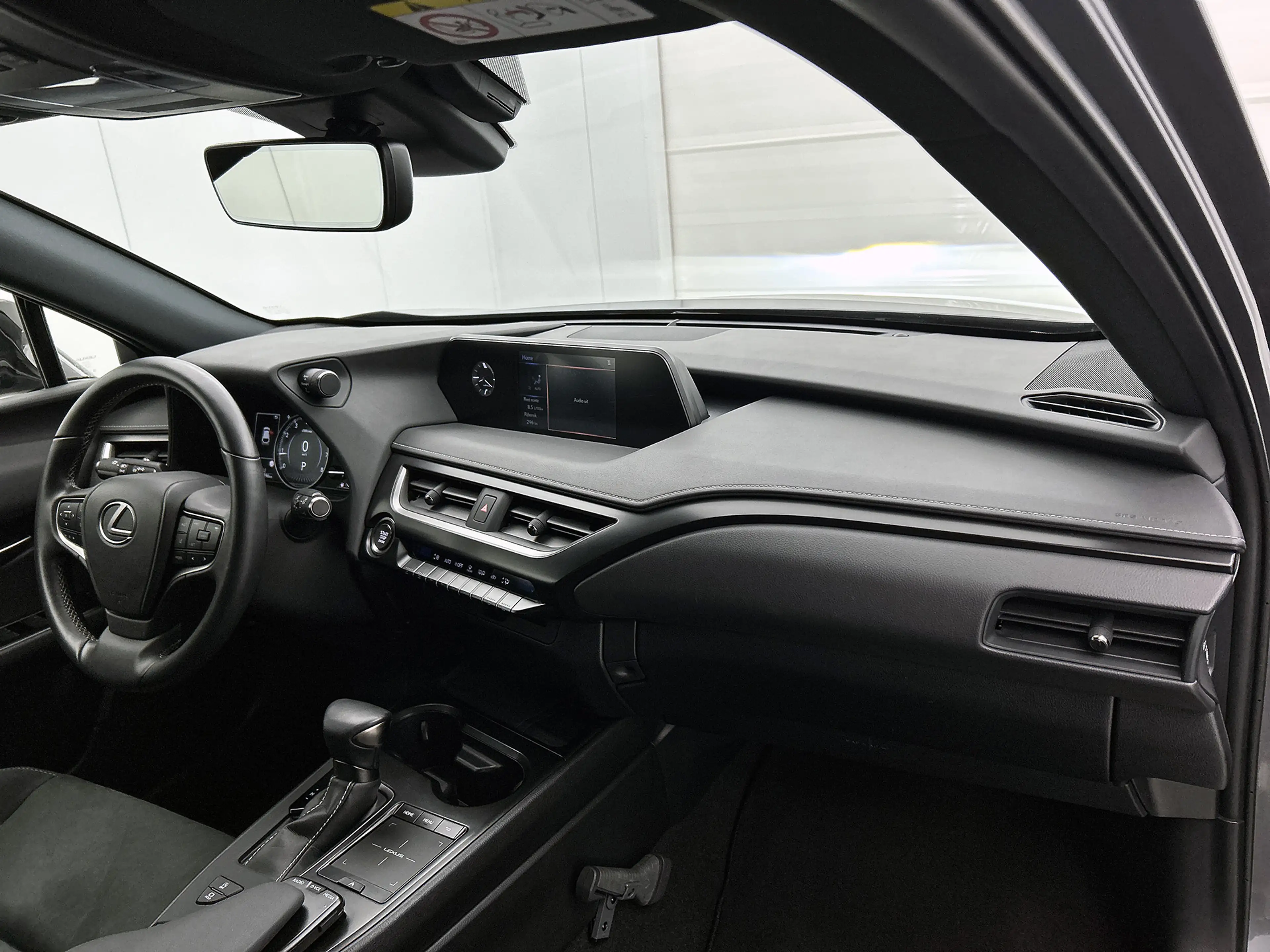 Lexus UX 200 Preference Line | Dealeronderhouden | — photo 6