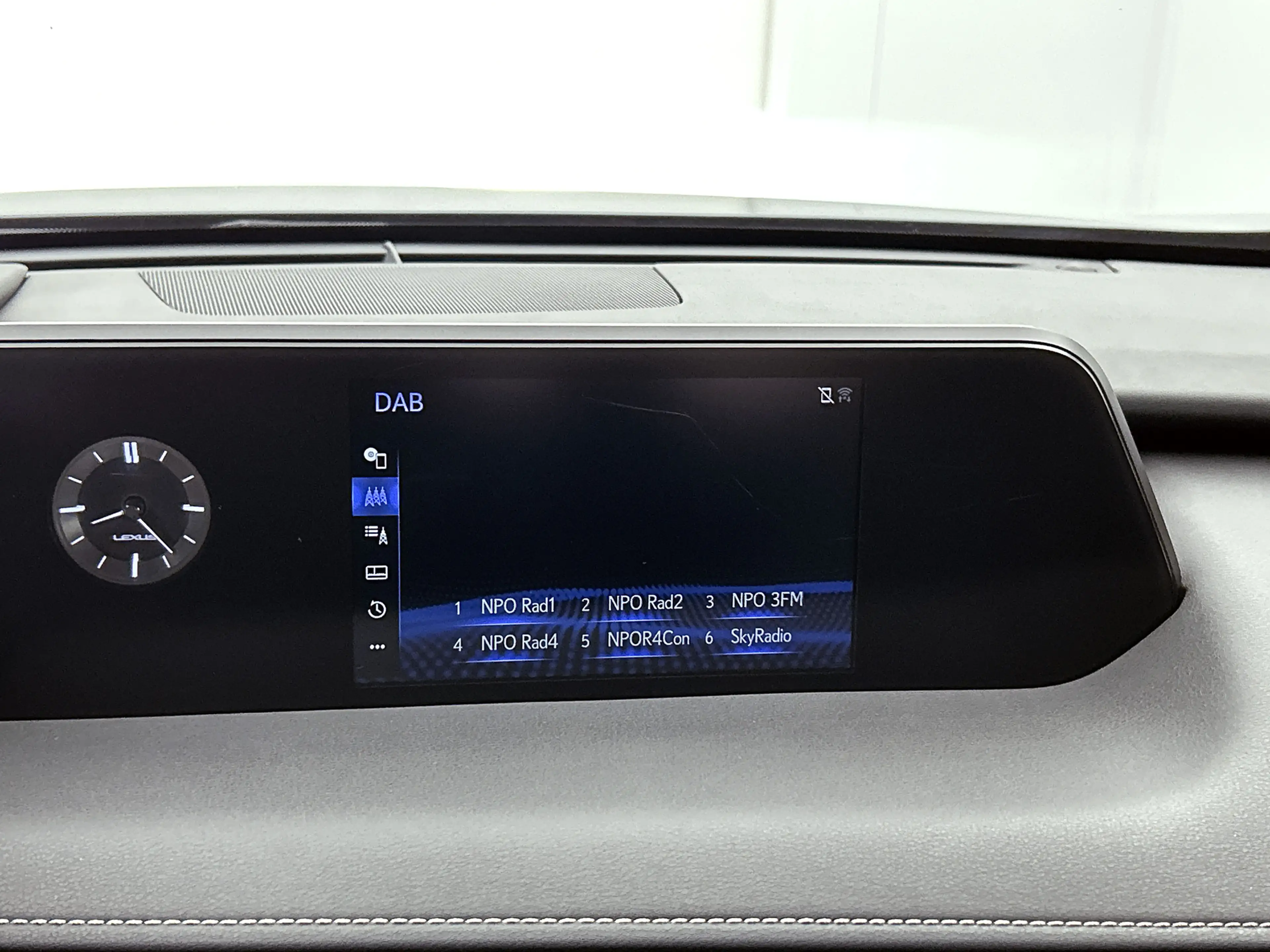 Lexus UX 200 Preference Line | Dealeronderhouden | — photo 9
