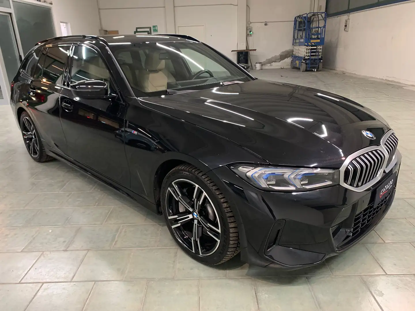 BMW 330 Serie 330d Touring mhev 48V xdrive MSport auto Schwarz - 1