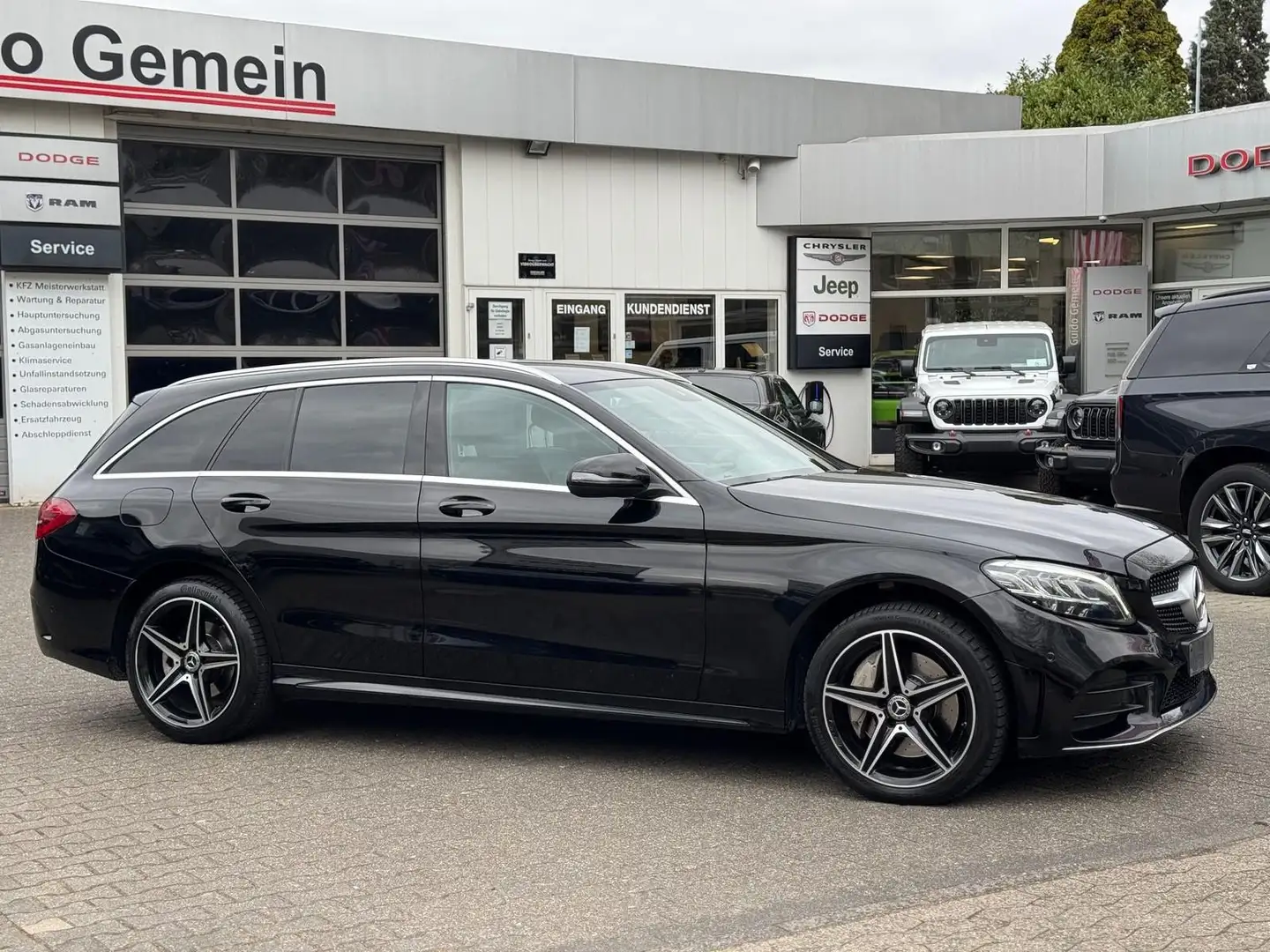 Mercedes-Benz C 400 T AMG Line 4Matic Schwarz - 2