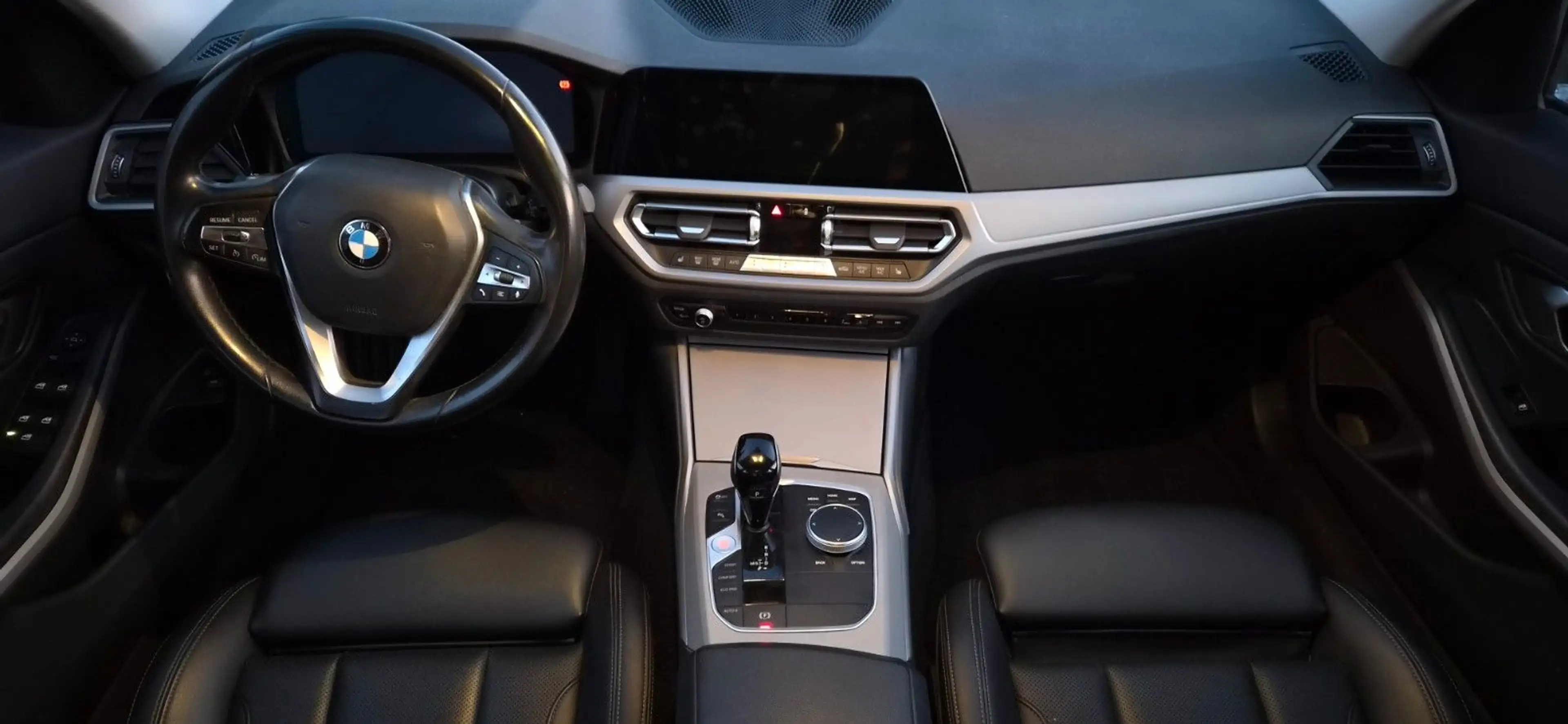 BMW 318 d Touring Advantage LED Leder AHK 1.Hand — photo 9