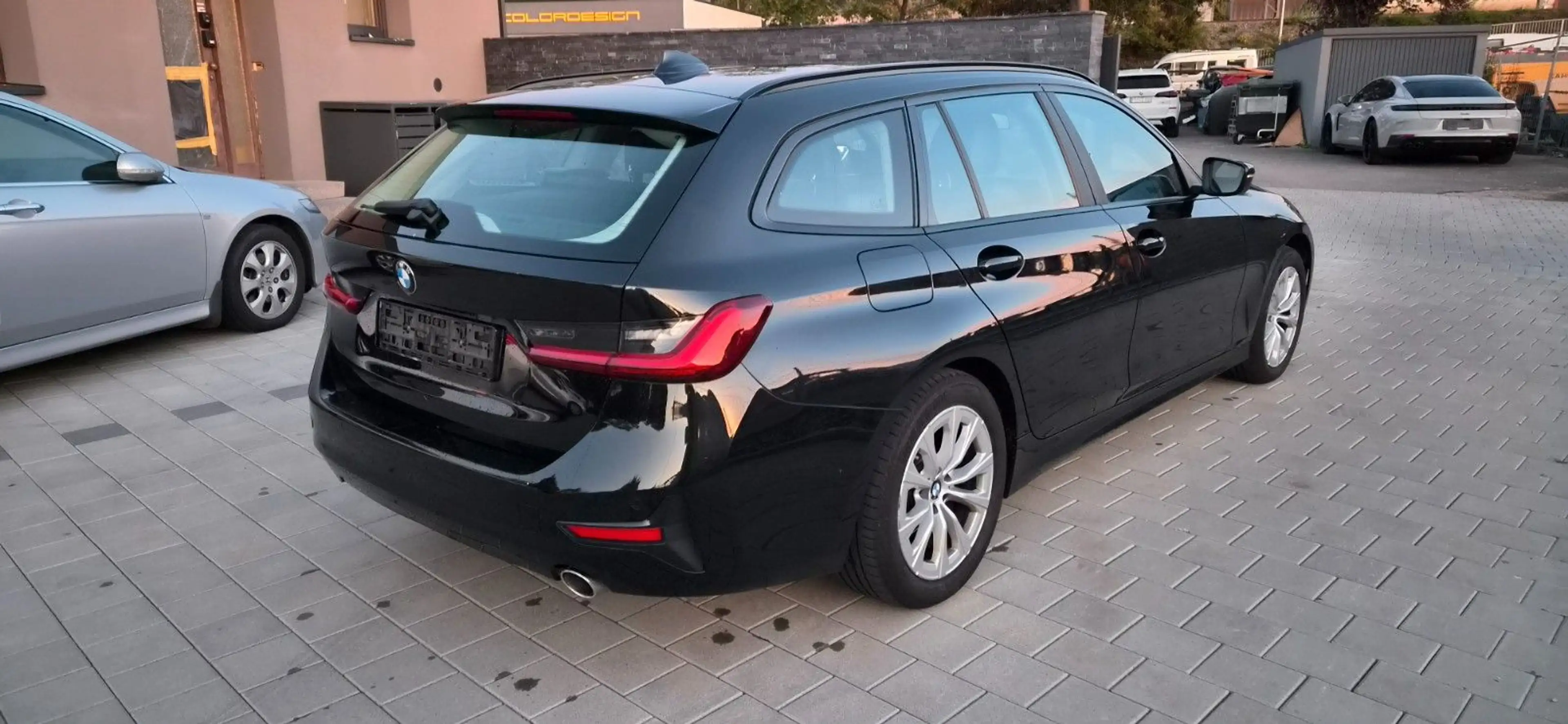 BMW 318 d Touring Advantage LED Leder AHK 1.Hand — photo 5