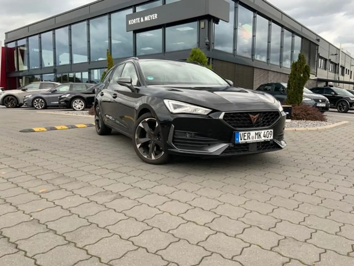 CUPRA Leon SP 2.0TDI DSG+AHK+LED+Navi +Sitzhzg Negro - 2