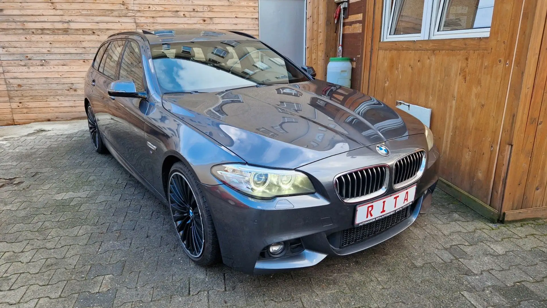 BMW 525 d xDrive M-Paket, Panorama, PDC, Head Up Grau - 1