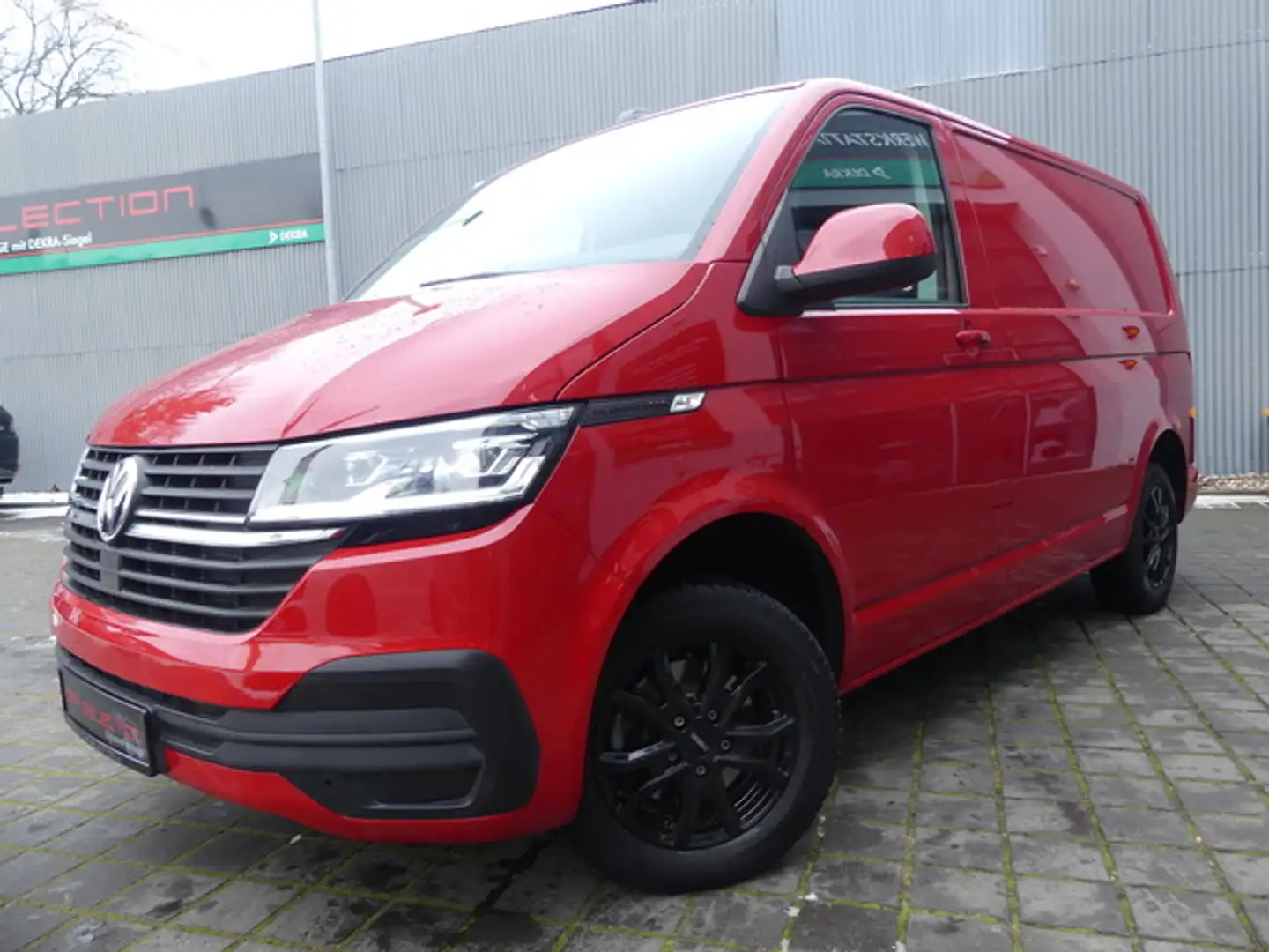 Volkswagen T6.1 Transporter 2.0 TDI Kasten LED/NAVI/DAB/APPLE/CARPLAY Rot - 2