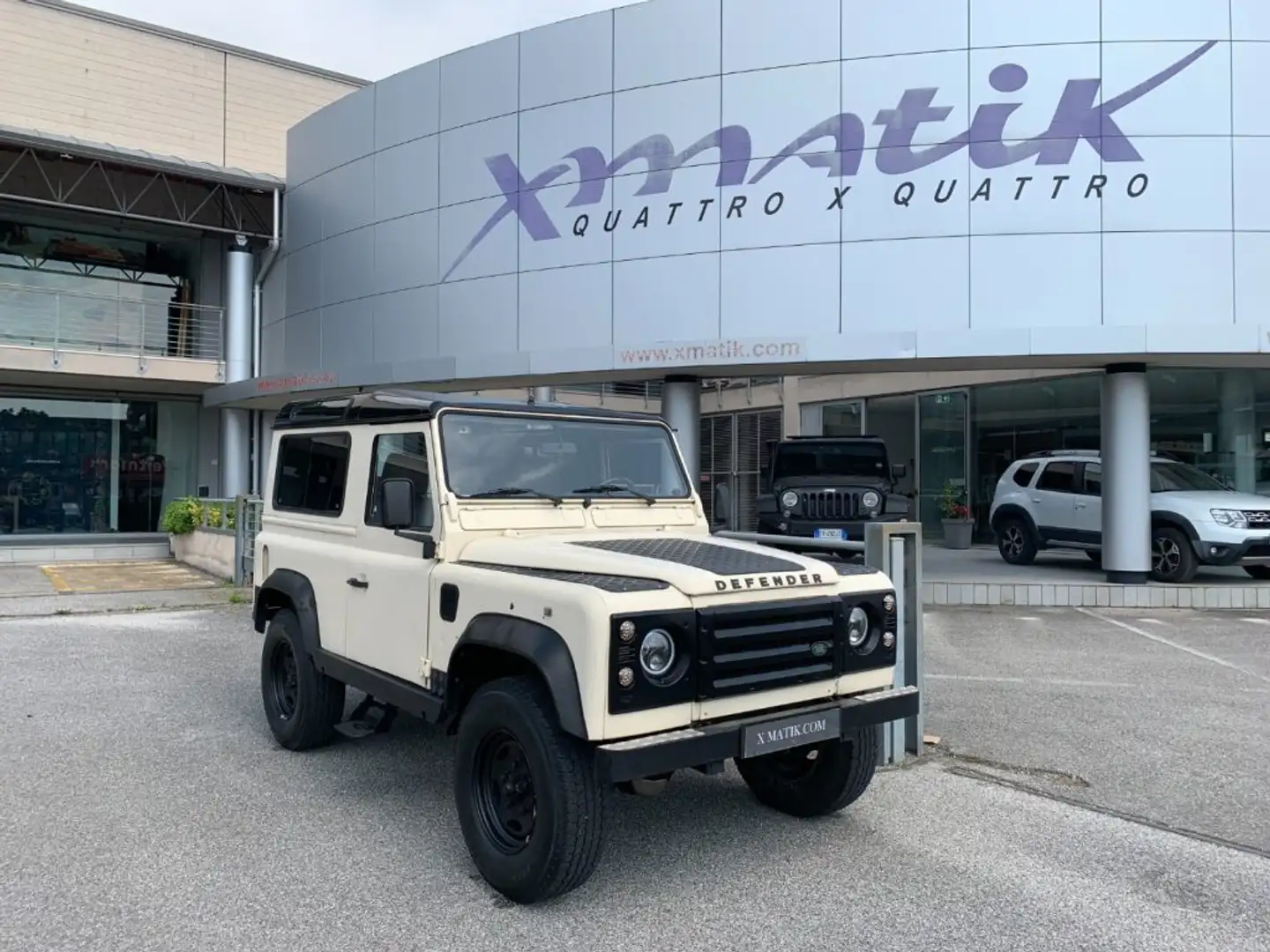 Land Rover Defender 2.0 90 Benzina/GPL 6 POSTI Beige - 1