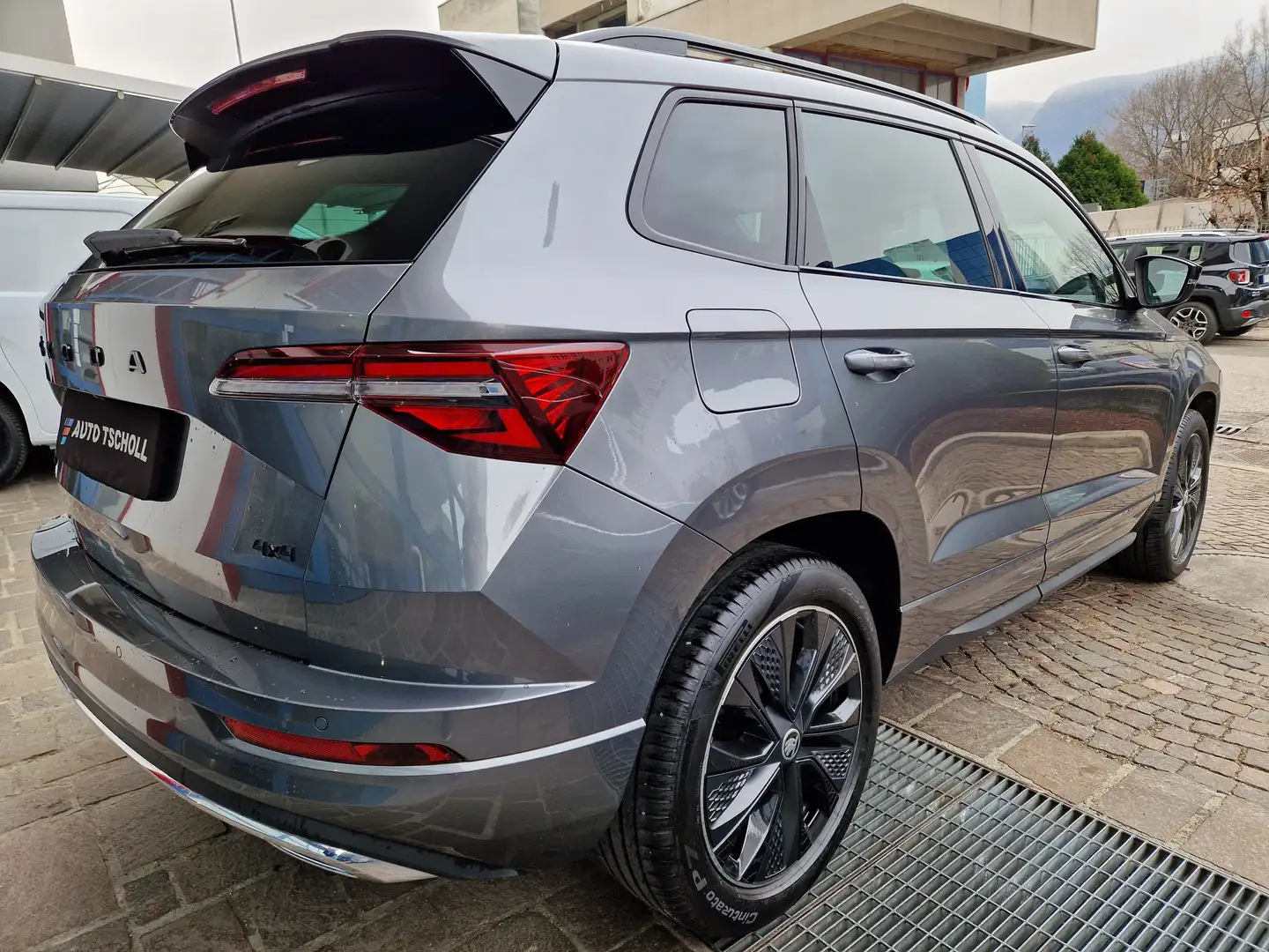 Skoda Karoq 2.0 TDI 150Cv Sportline 4x4 DSG Matrix ACC VirCock Grigio - 2