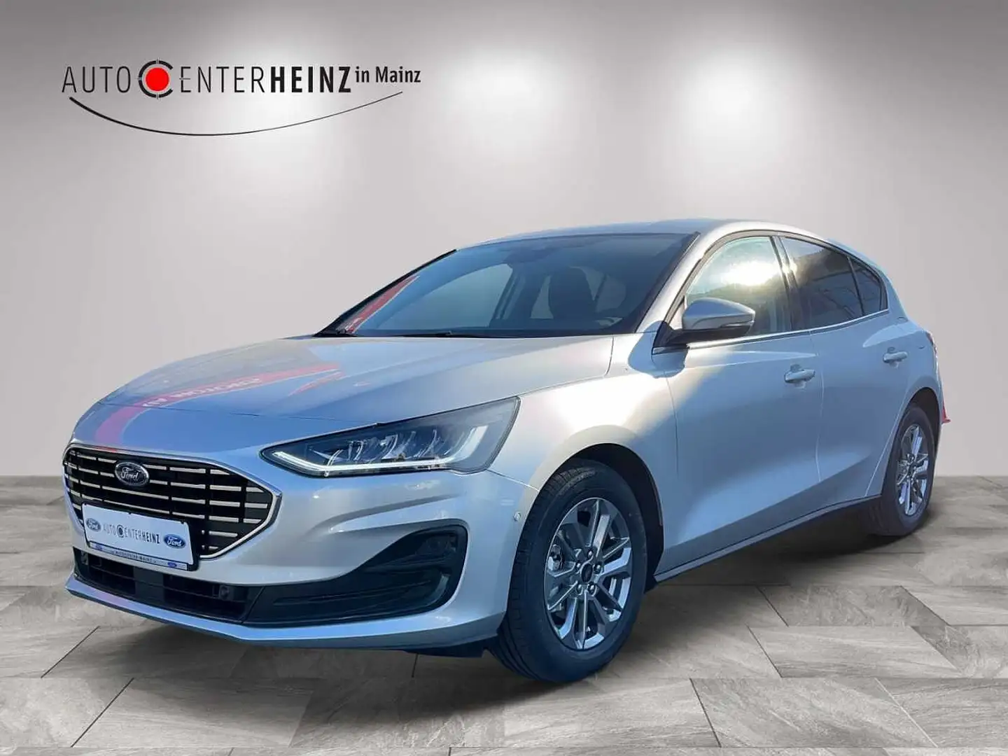 Ford Focus 1.0 EcoBoost Hybrid Aut. TITANIUM X Silber - 1