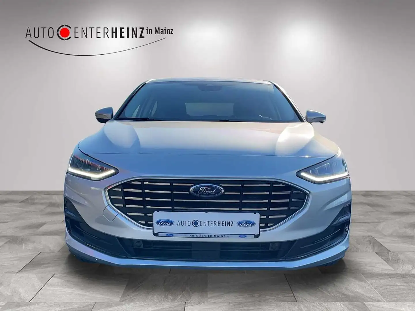 Ford Focus 1.0 EcoBoost Hybrid Aut. TITANIUM X Silber - 2