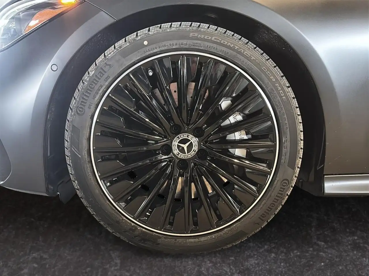 Mercedes-Benz CLE снимка Mercedes-Benz CLE