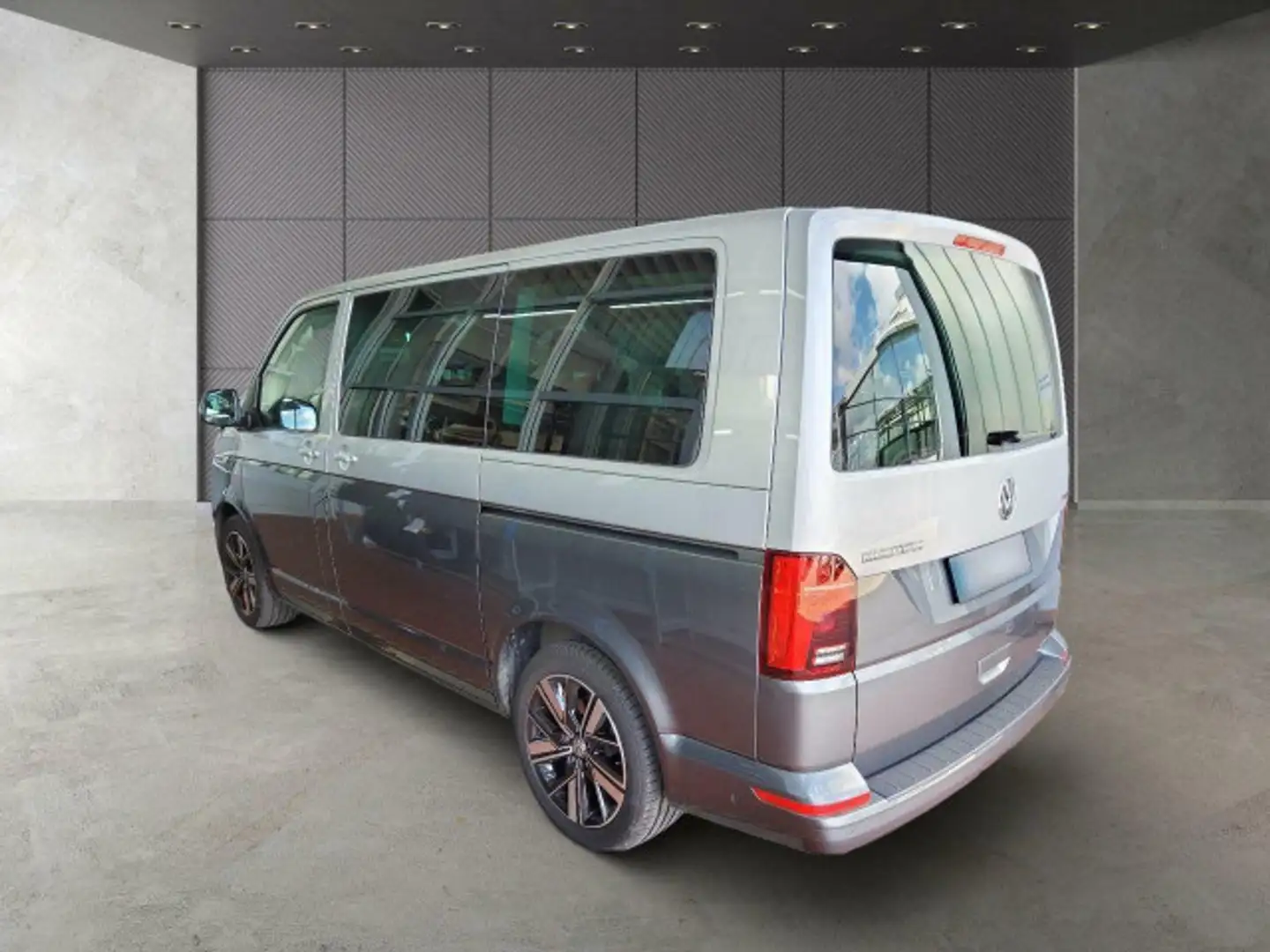 Volkswagen T6.1 Multivan Comfortlin 2.0TDI 4M DSG Stdhz AHK Plateado - 2