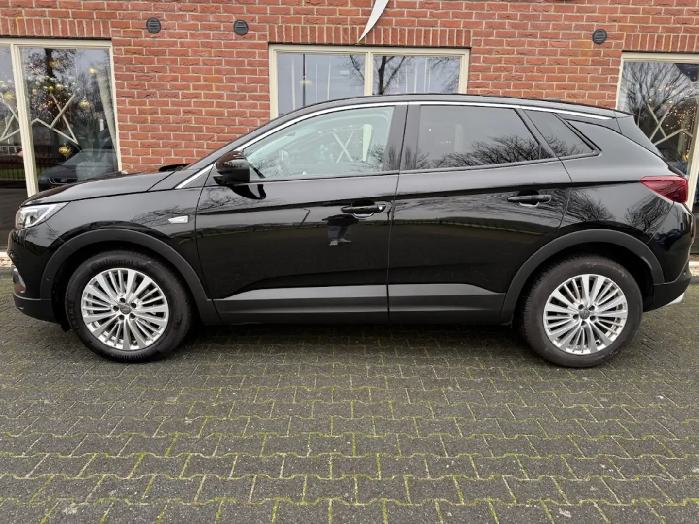 Opel Grandland X 1.2 Turbo Bus. Ex. 131PK PANORAMADAK / CAMERA / SP Schwarz - 2