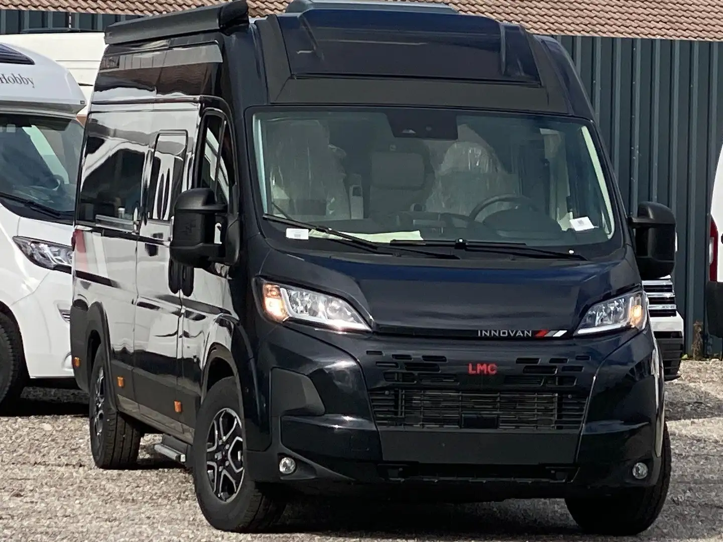 LMC Innovan 640 *2025* Automatik, Chassis Design... Schwarz - 1