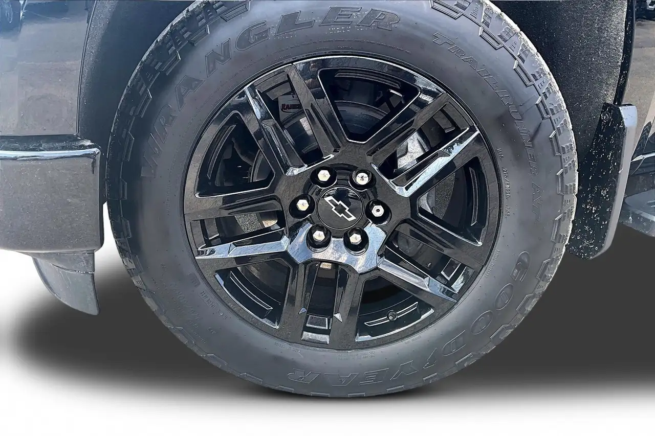 Chevrolet Silverado 1500 снимка Chevrolet Silverado 1500