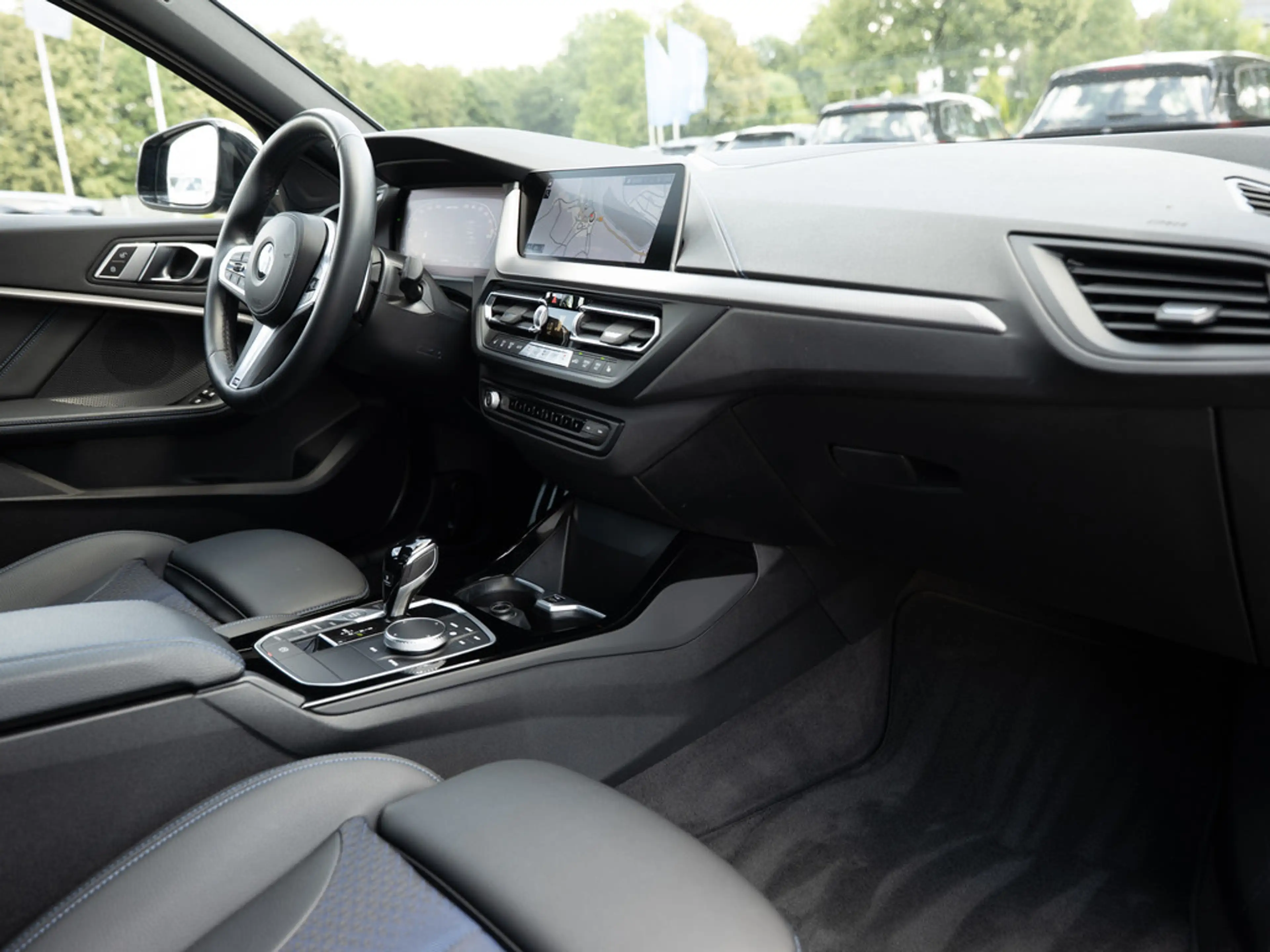 BMW 135 Mi xDrive PANO LED NAVI KAMERA SHZ PDC — photo 10