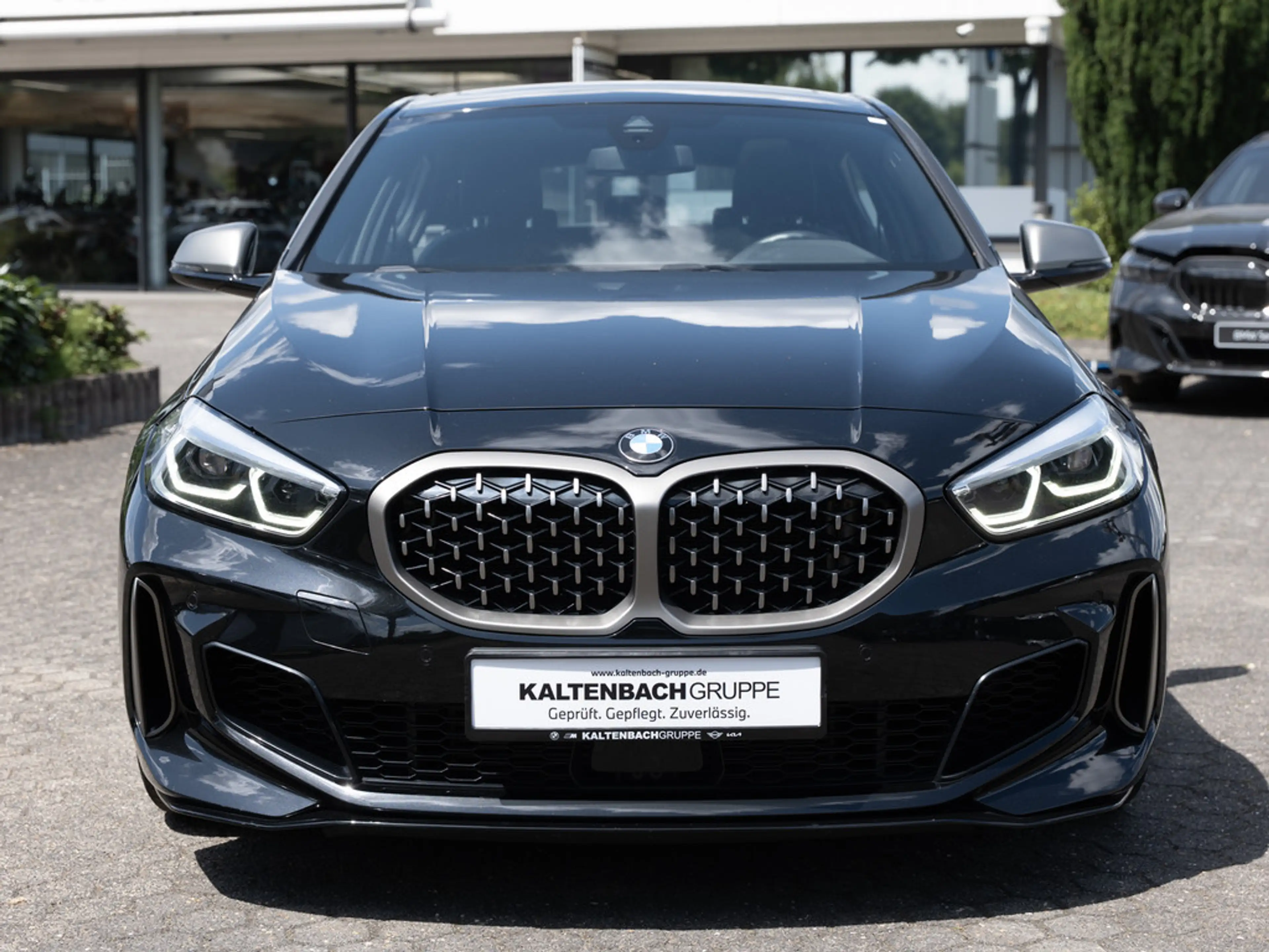 BMW 135 Mi xDrive PANO LED NAVI KAMERA SHZ PDC — photo 3