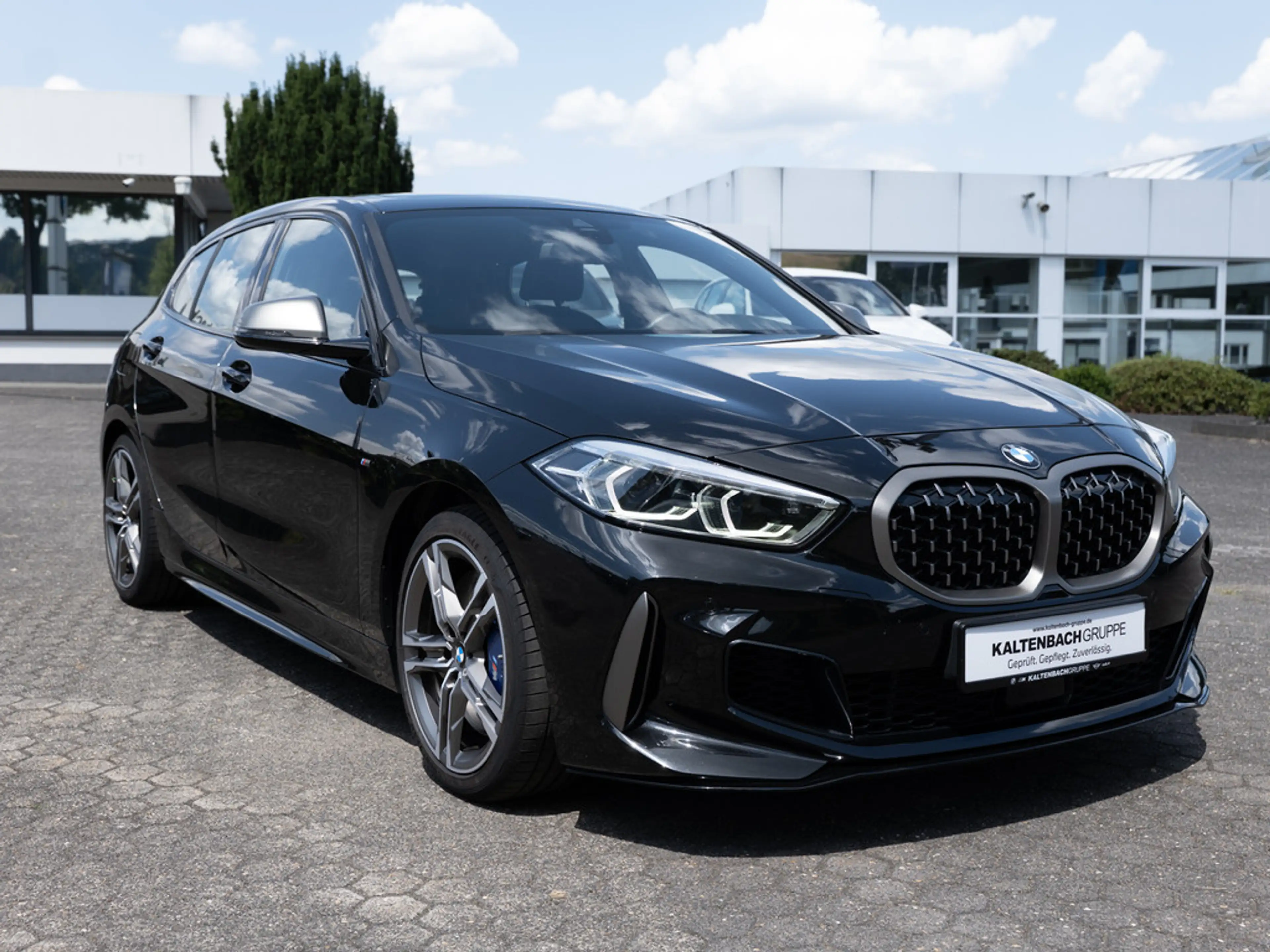 BMW 135 Mi xDrive PANO LED NAVI KAMERA SHZ PDC — photo 4