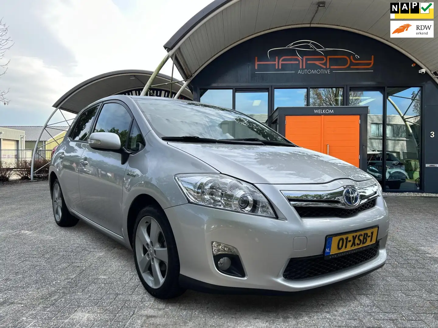 Toyota Auris 1.8 Full Hybrid Dynamic Navi Camera Dealer onderho Gris - 1