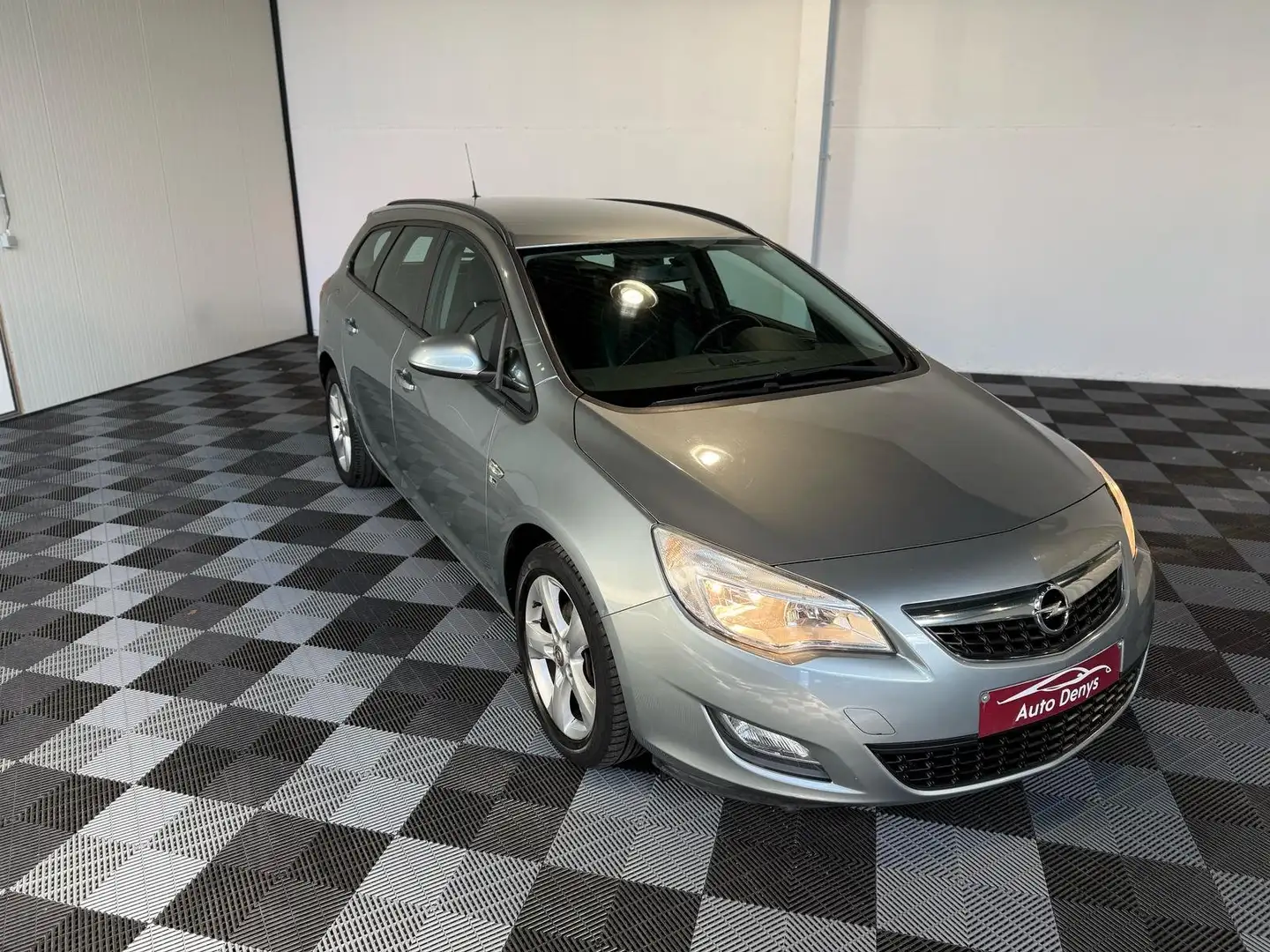 Opel Astra Sports Tourer 1.7 CDTi bj. 2012 199000km Euro 5 Grigio - 1