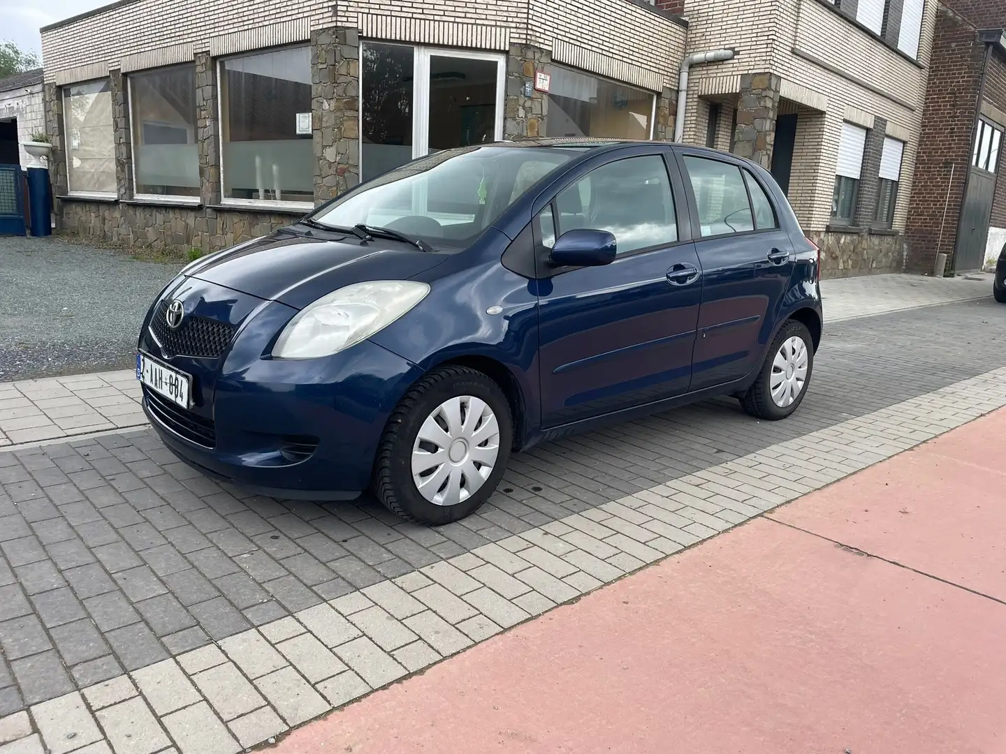 Toyota Yaris 1.3i VVT-i 16v Terra - 1