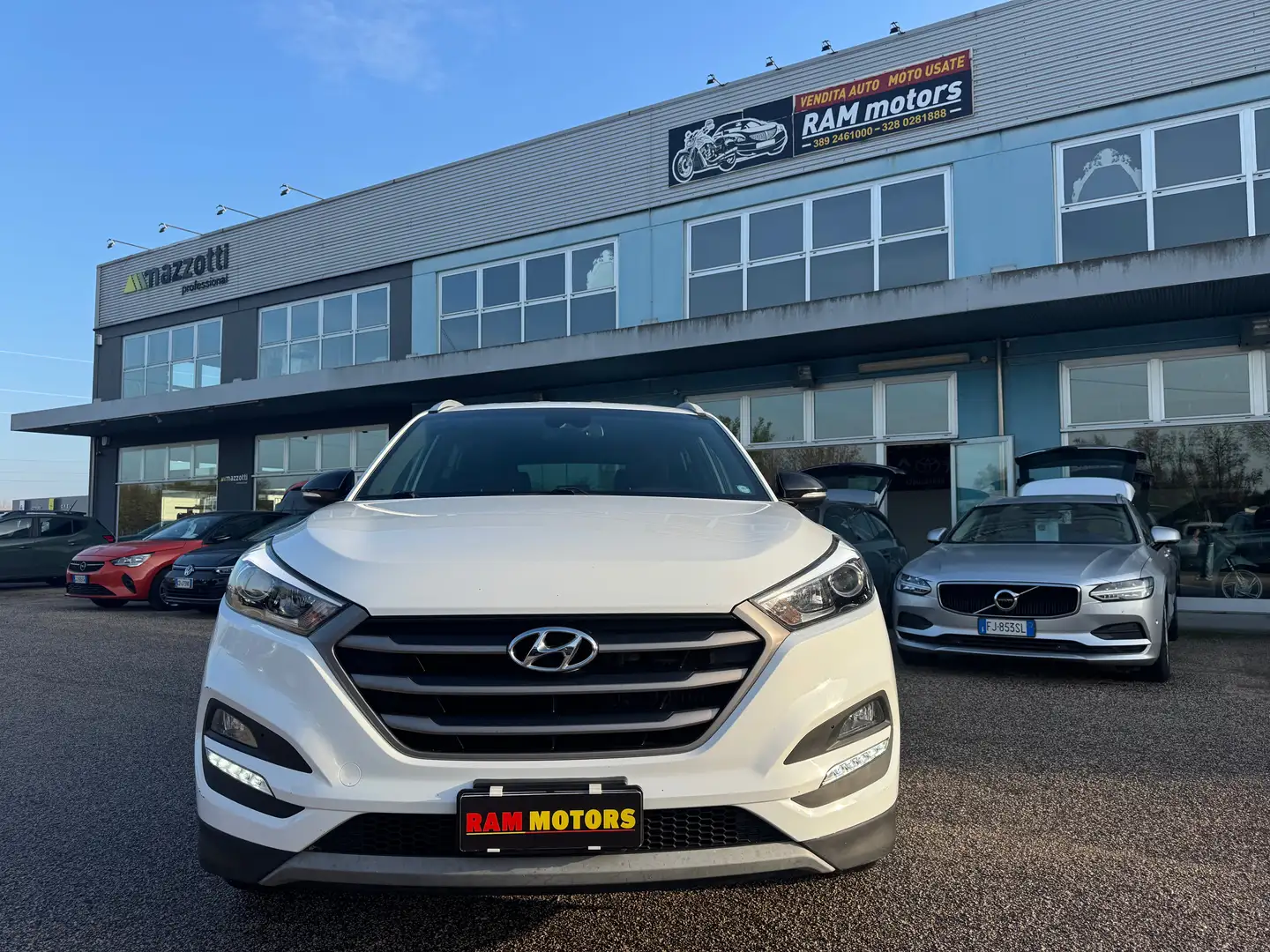 Hyundai TUCSON Tucson II 2015 1.7 crdi Xpossible 2wd 115cv Bianco - 2