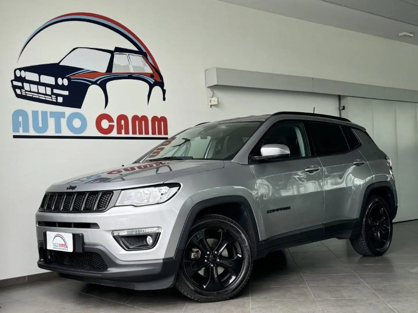 Jeep Compass 1.4 MultiAir Night Eagle PROMO Grau - 1