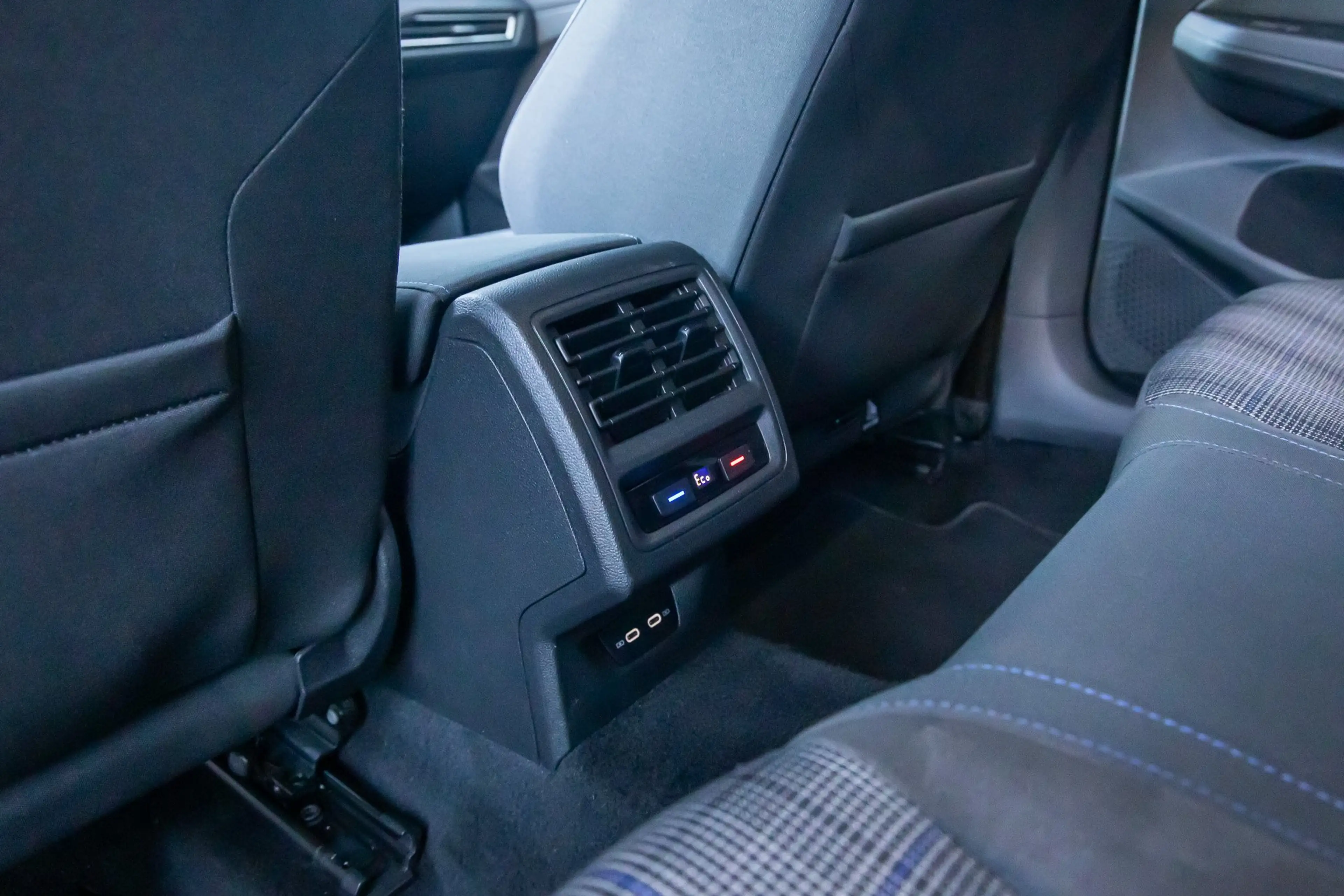 Volkswagen Golf GTE 1.4 eHybrid | Apple Carplay/Android Auto | Cruise — photo 20