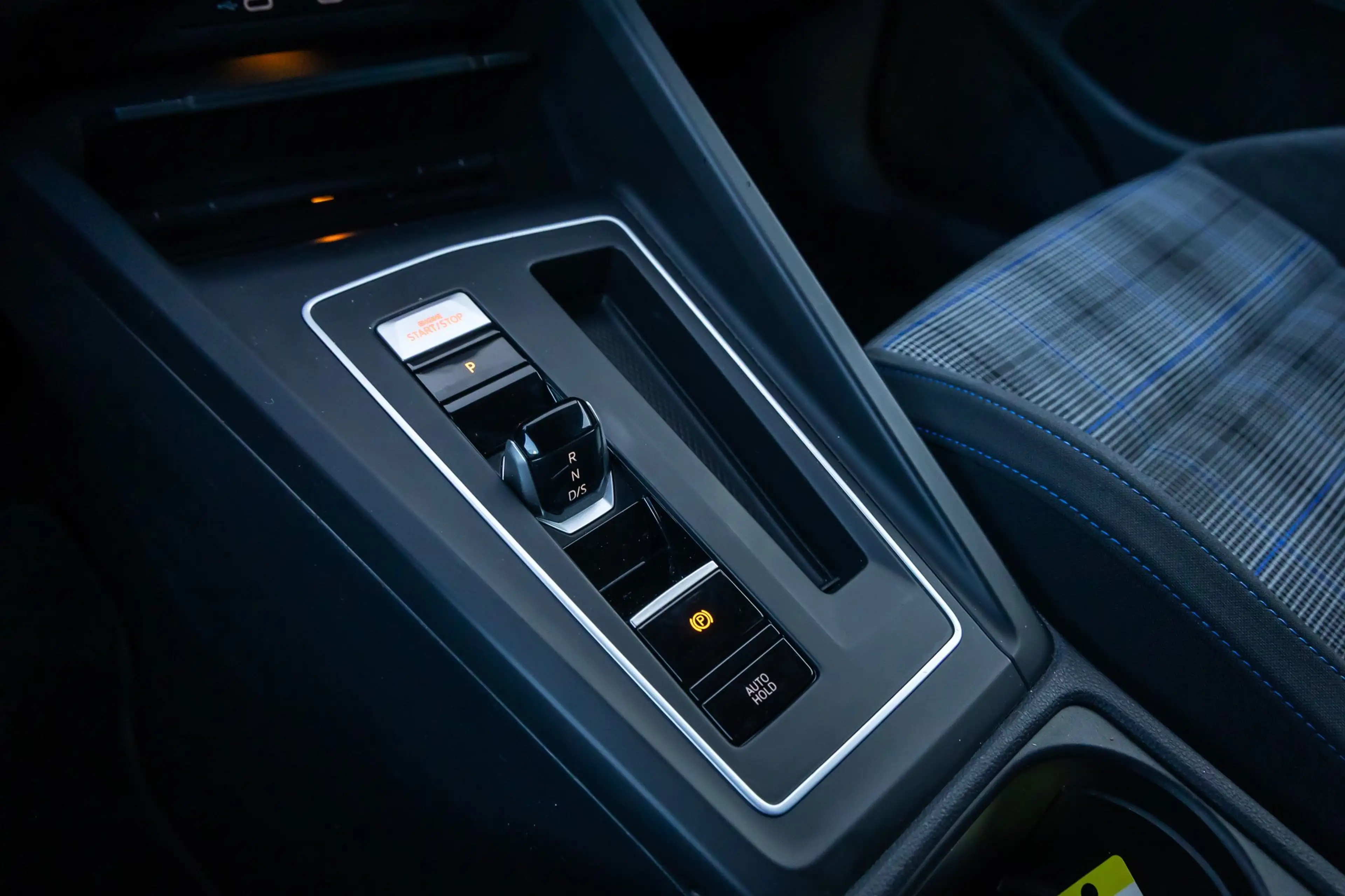 Volkswagen Golf GTE 1.4 eHybrid | Apple Carplay/Android Auto | Cruise — photo 31