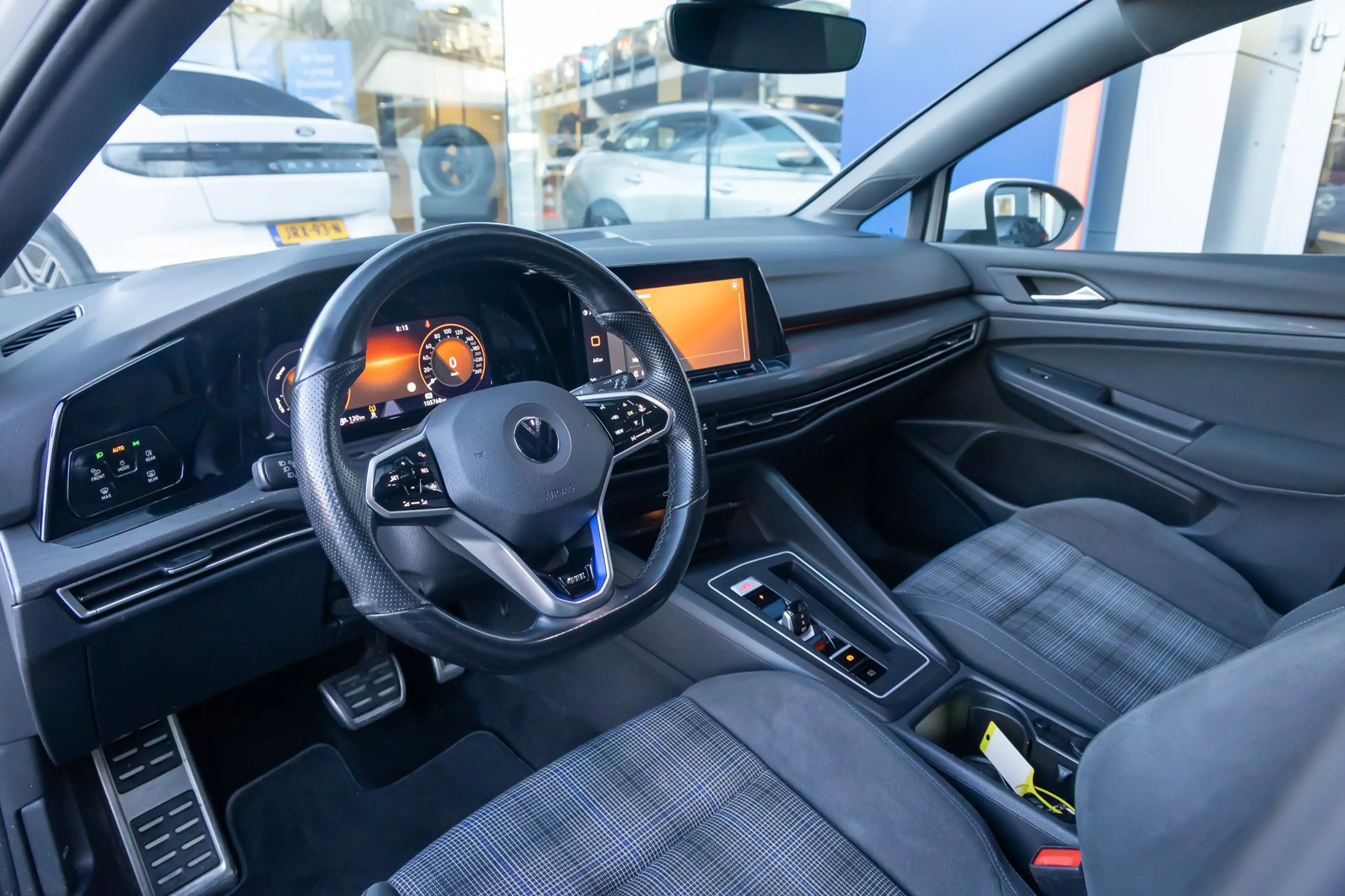 Volkswagen Golf GTE 1.4 eHybrid | Apple Carplay/Android Auto | Cruise — photo 2