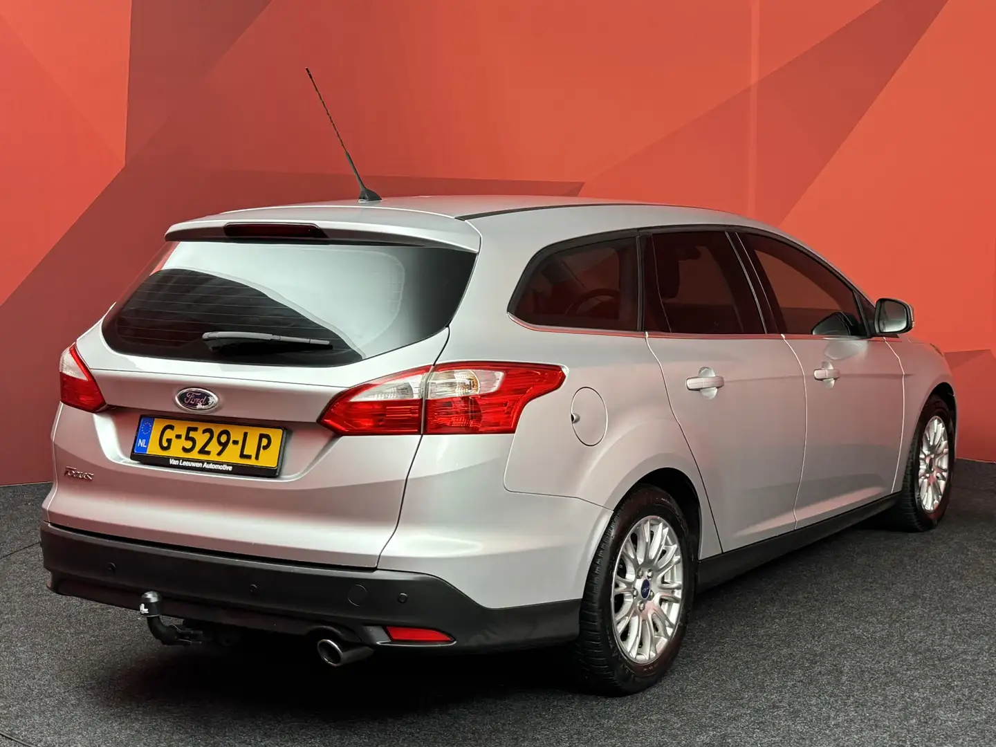 Ford Focus Wagon 2.0 TDCI Titanium | Cruise | Trekhaak | Clim Grau - 2
