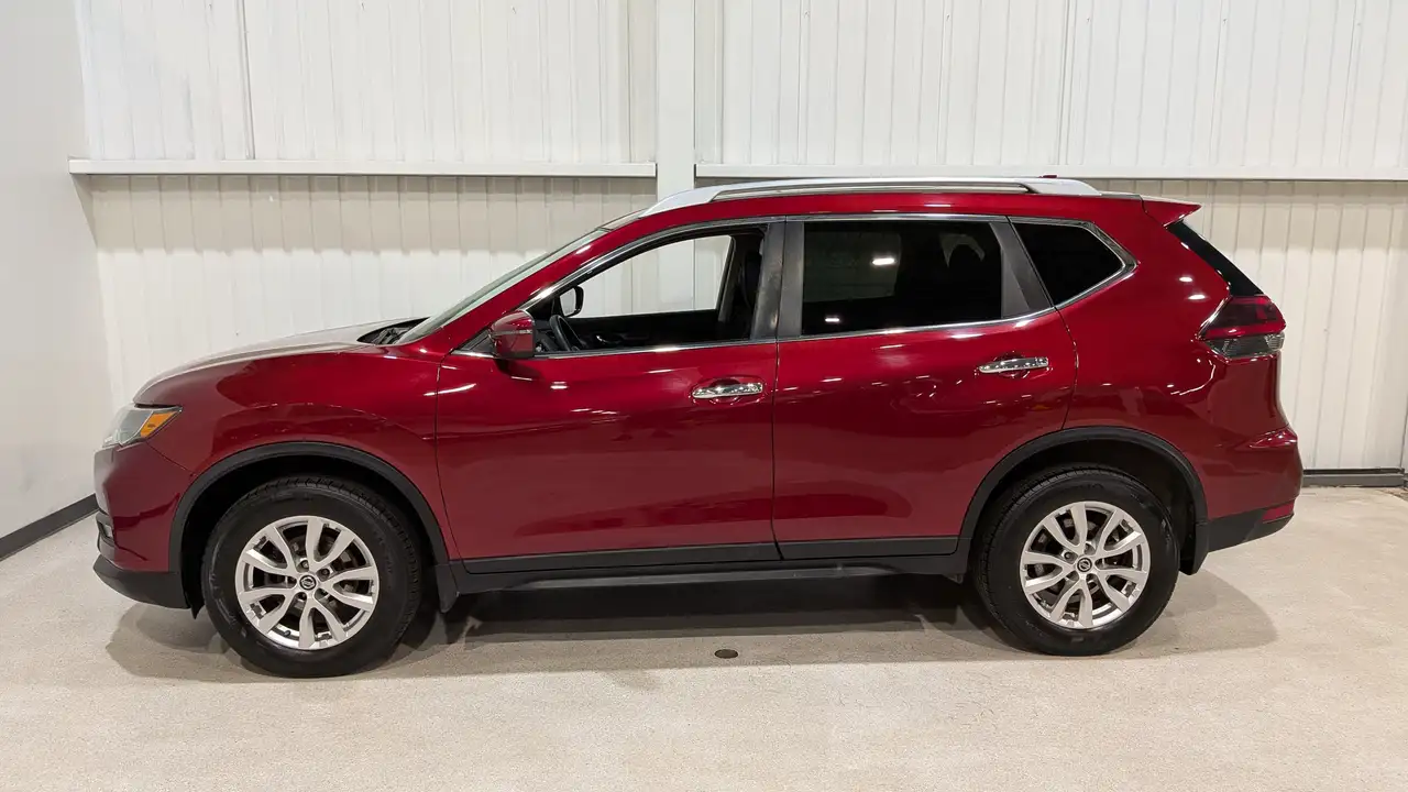 Nissan Rogue снимка Nissan Rogue
