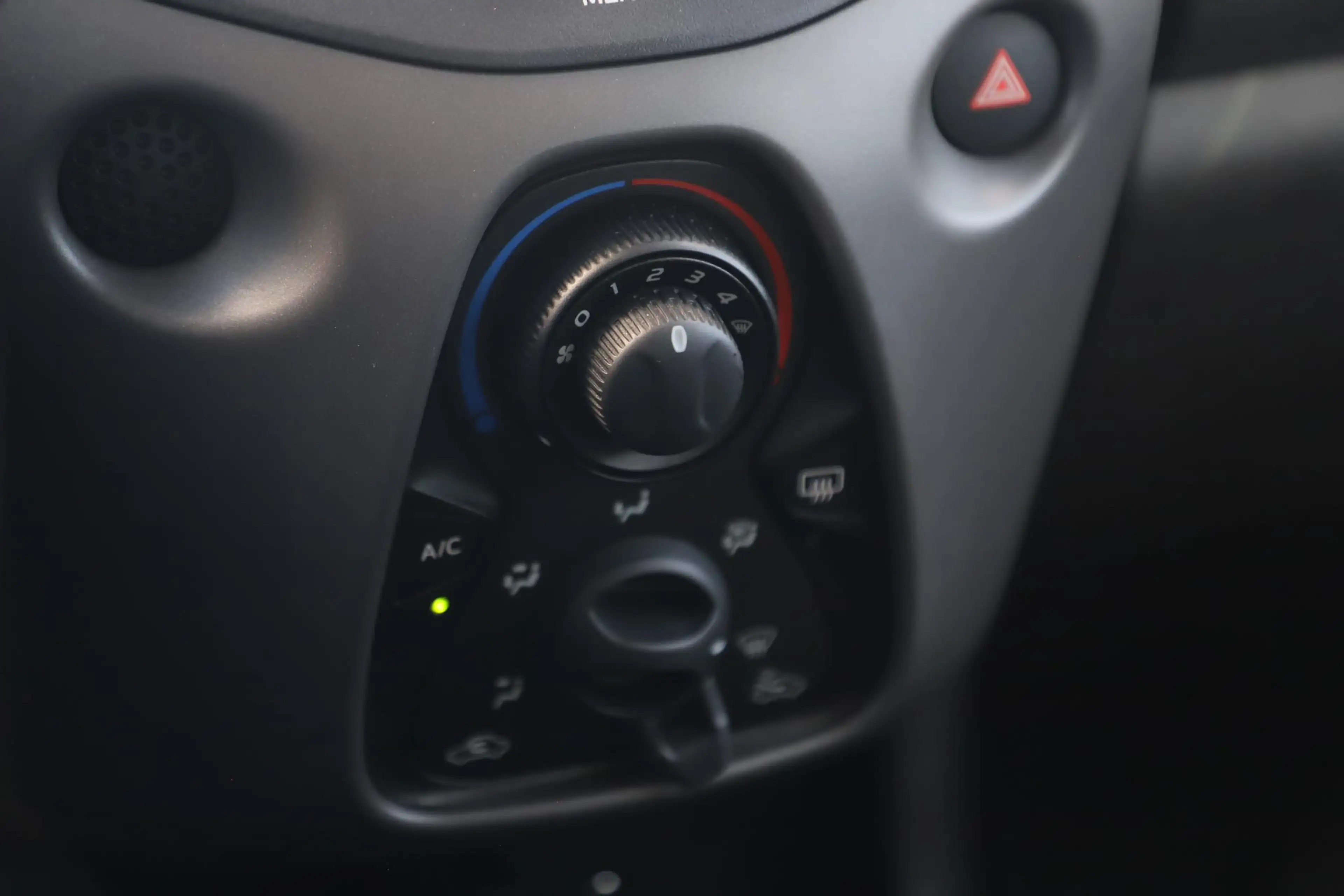 Peugeot 108 1.0 e-VTi Active Airco Radio Bluetooth Elektrische — photo 12