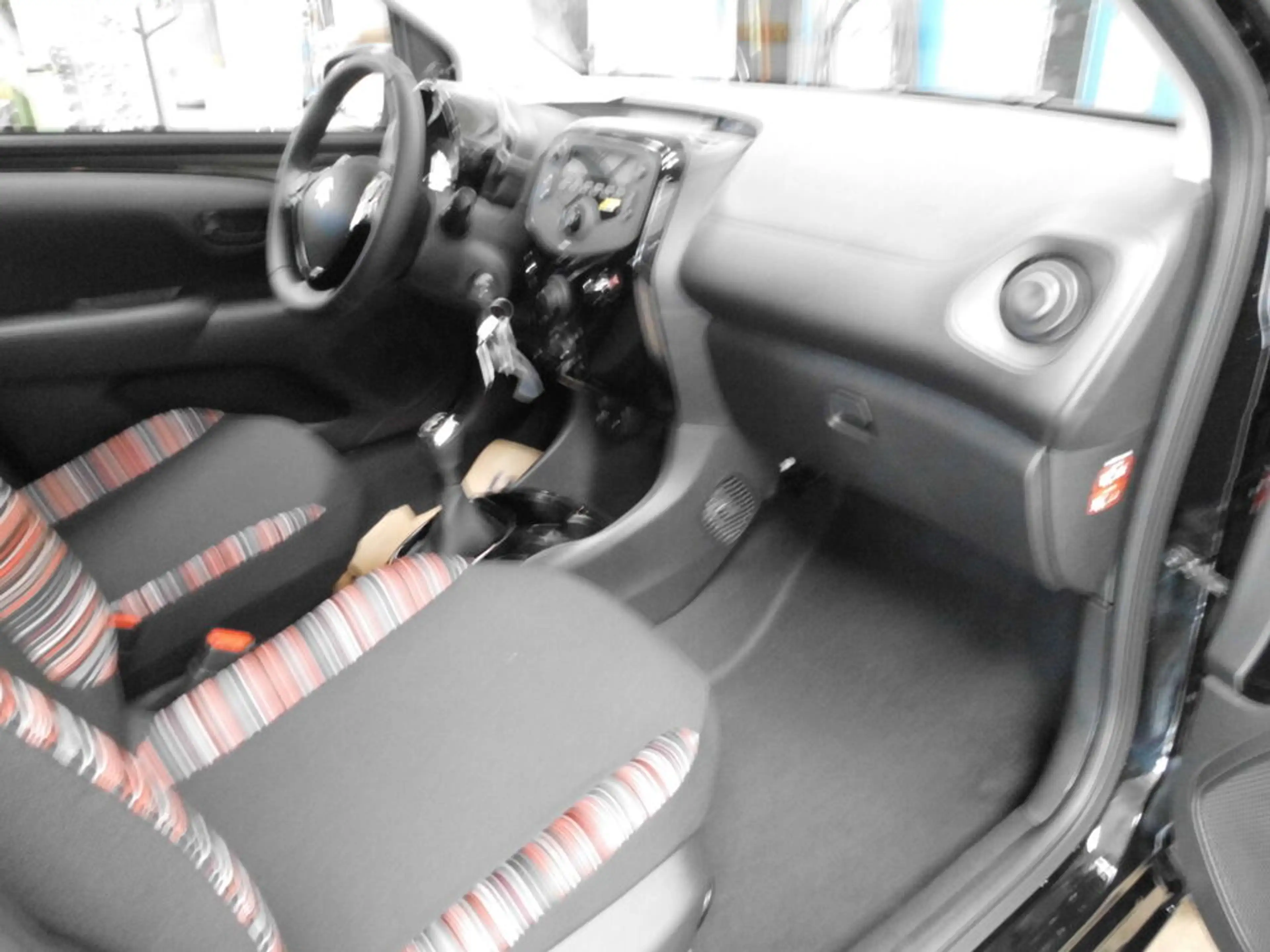 Citroen C1 Feel Edition VTI72 — photo 11