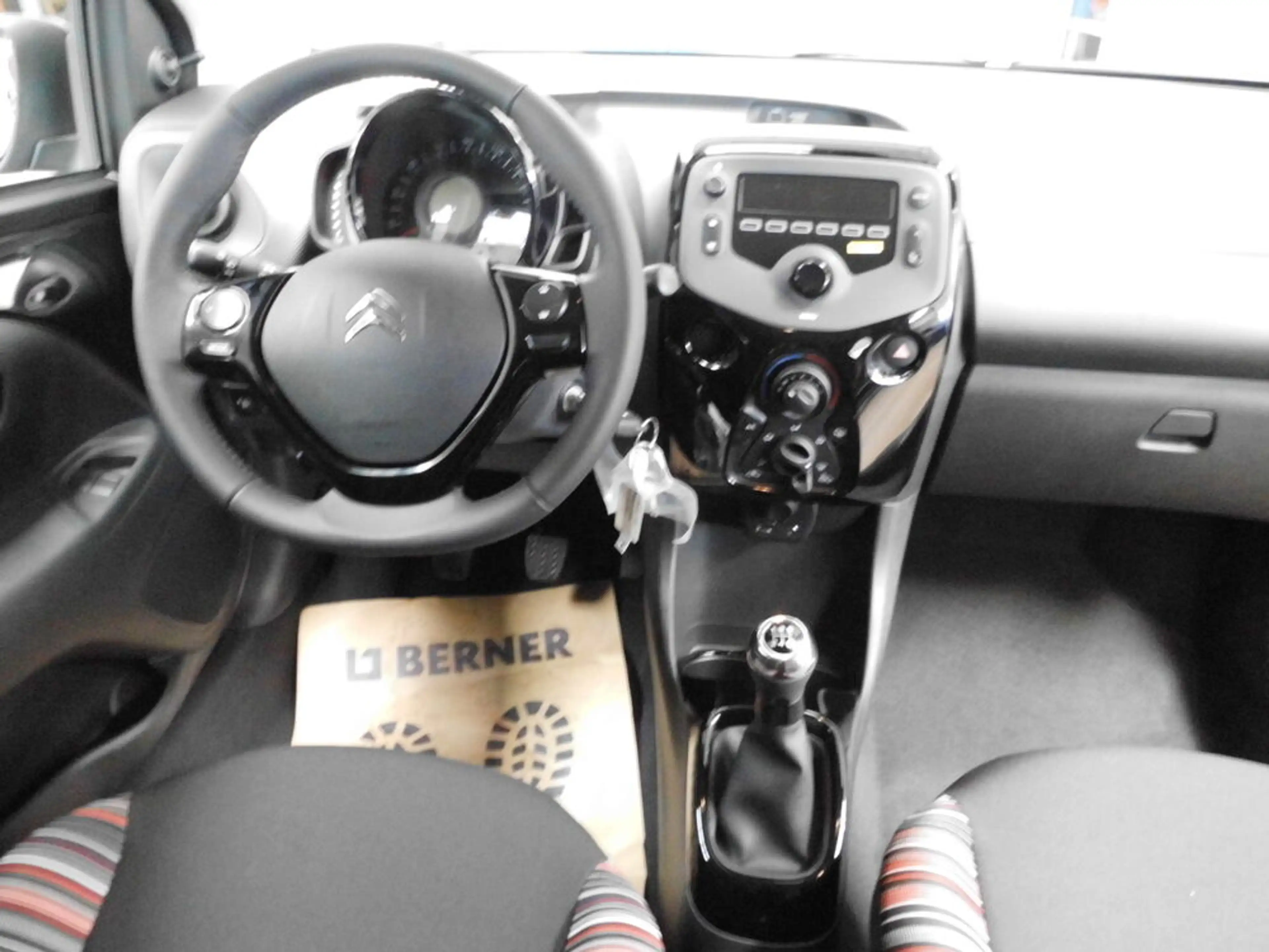 Citroen C1 Feel Edition VTI72 — photo 10