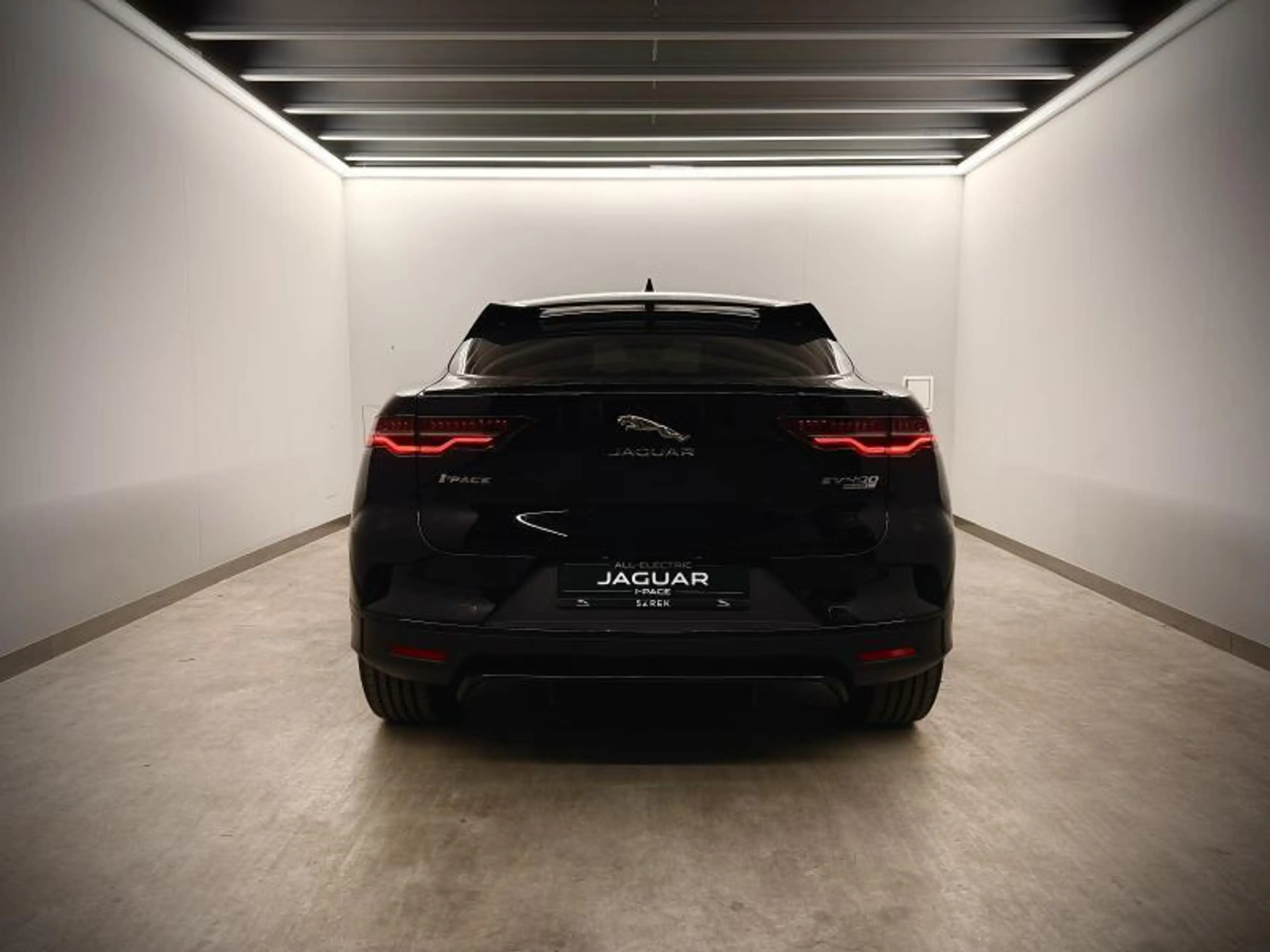 Jaguar I-Pace EV400 — photo 5