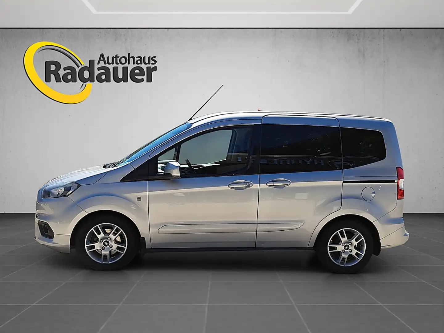 Ford Tourneo Courier 1,5 TDCi Trend Grau - 2