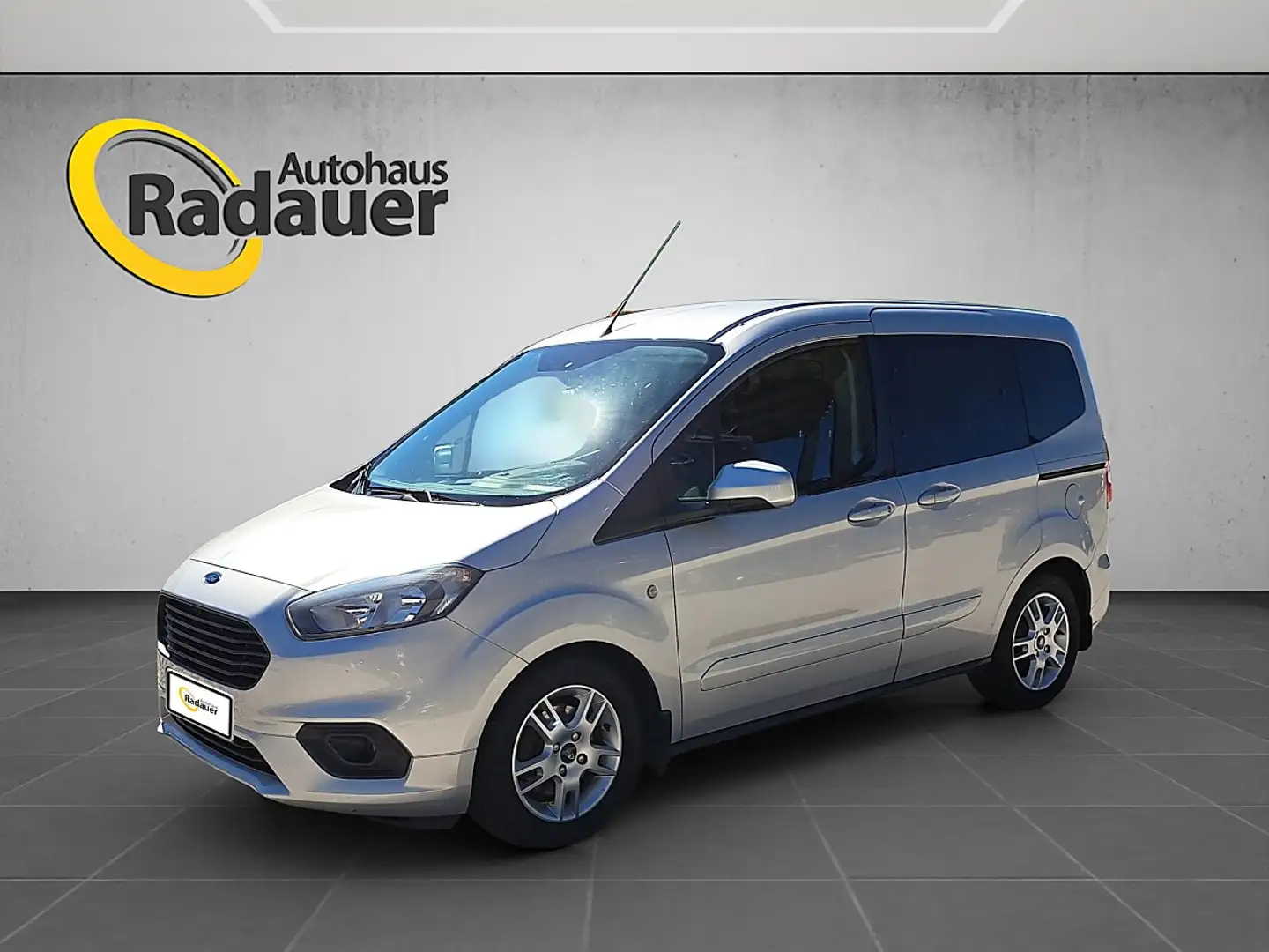 Ford Tourneo Courier 1,5 TDCi Trend Grau - 1