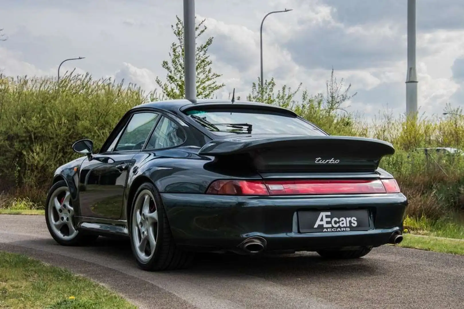 Porsche 993 911 TURBO / COUPE / MANUAL/ BELGIAN / FULL HISTORY Vert - 1