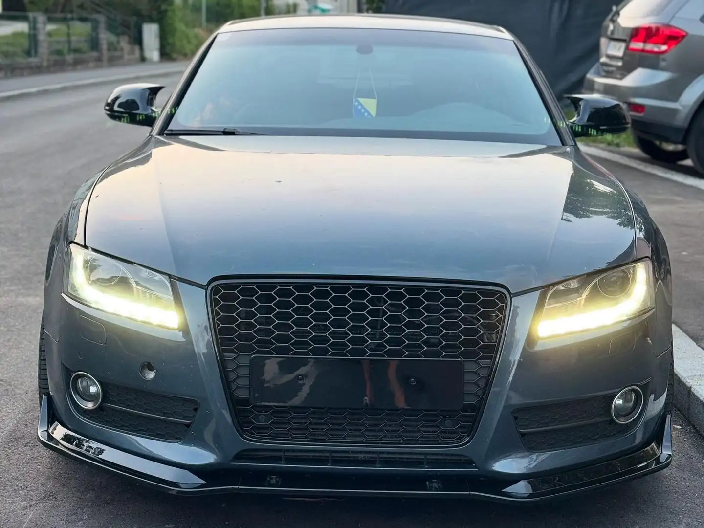 Audi A5 A5 Coupé 2,7 TDI V6 DPF Aut. Grau - 1