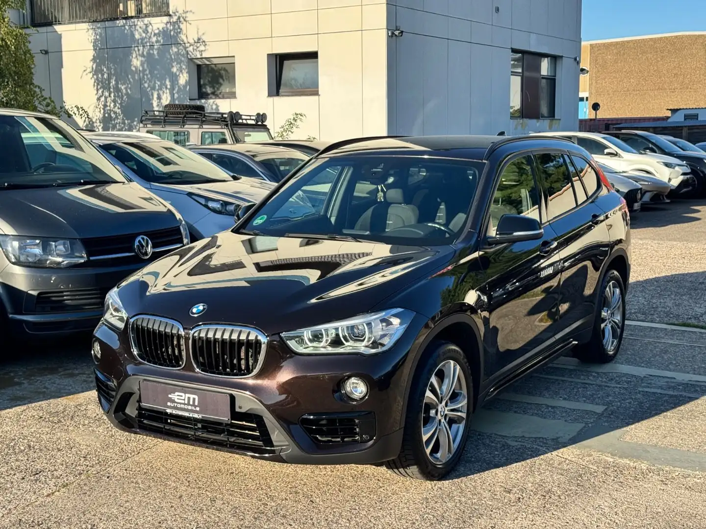 BMW X1 xDrive 20i Sport Line/LED/Navi/Kamera/HiFi Brun - 2