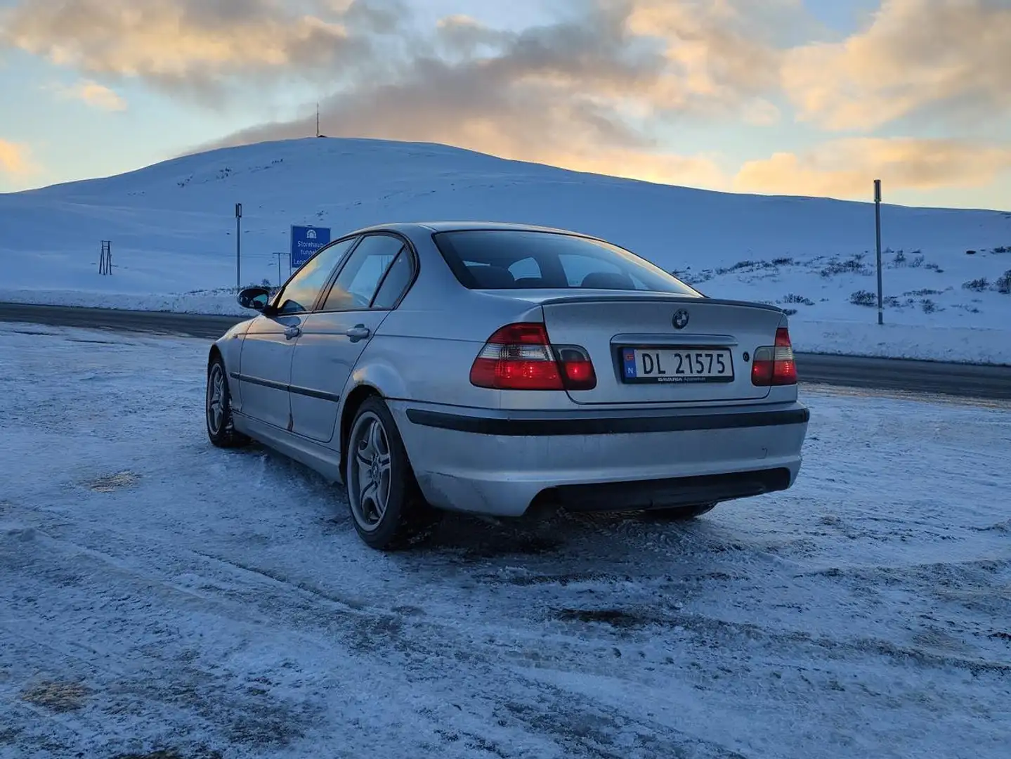BMW 323 323i Gris - 1