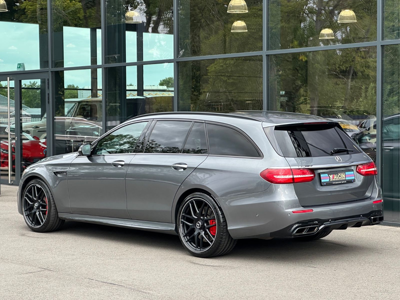 Mercedes-Benz E 63 AMG S 4MATIC+ T Aut. 2.H/BURM/PANO/ACC/NIGH — photo 3