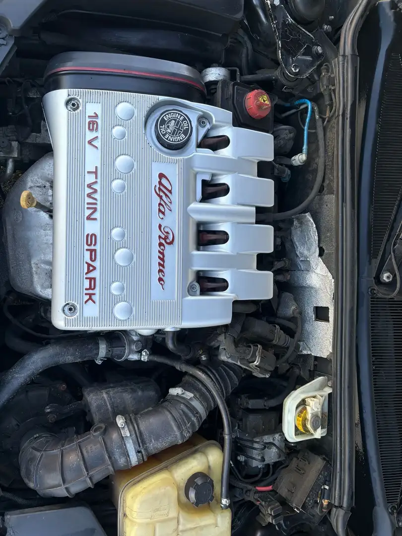 Alfa Romeo Spider 2.0 Twin Spark - 1