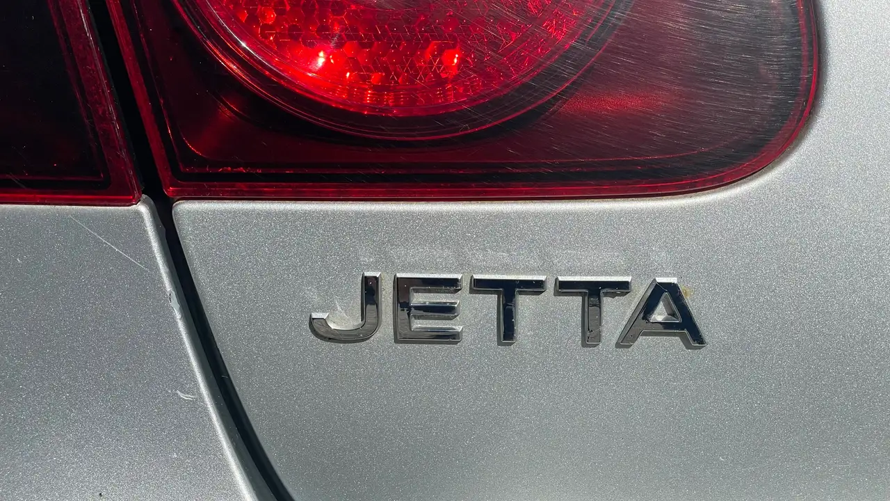 Volkswagen Jetta снимка Volkswagen Jetta